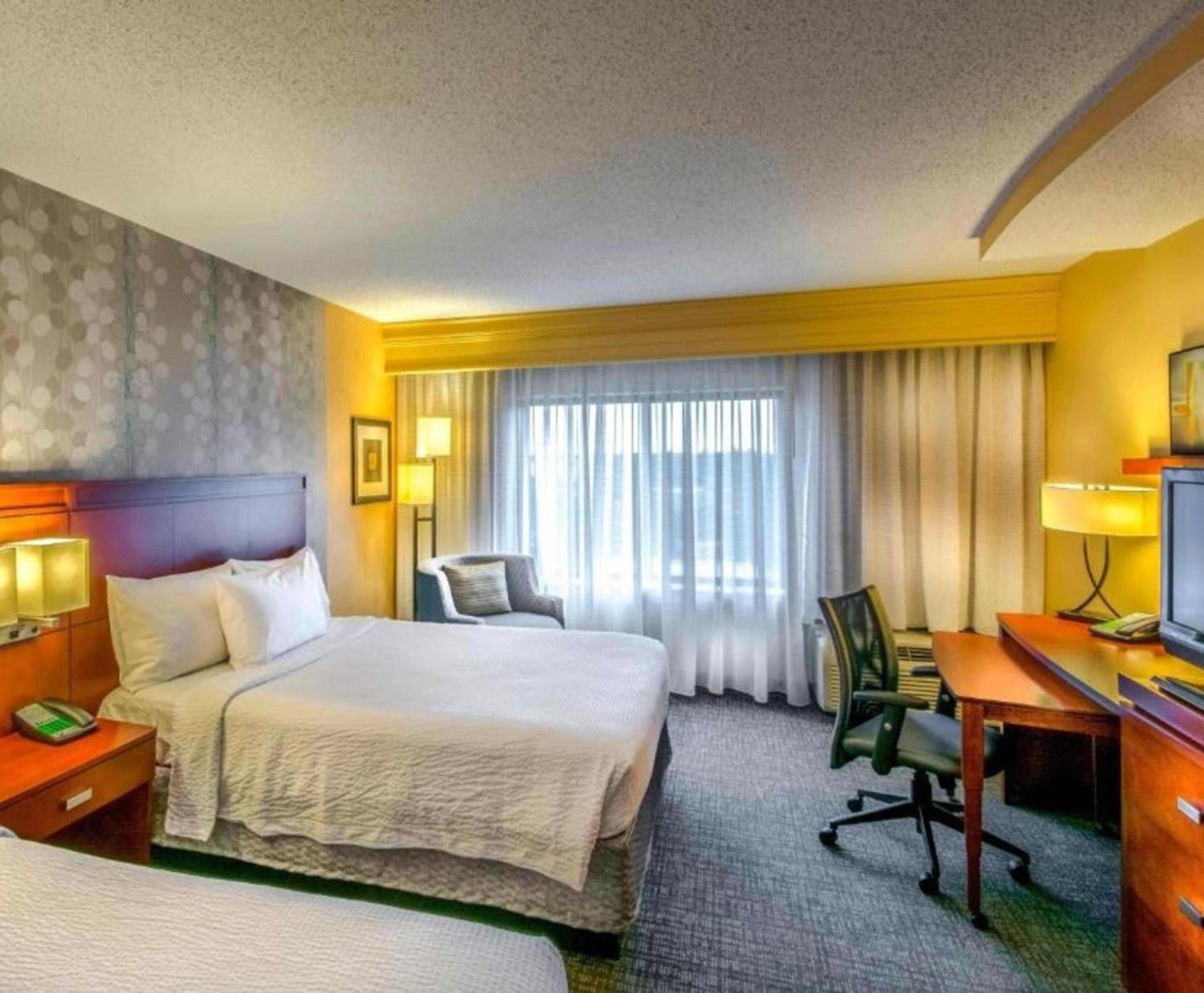 Queen Room with Two Queen Beds - Photo 1