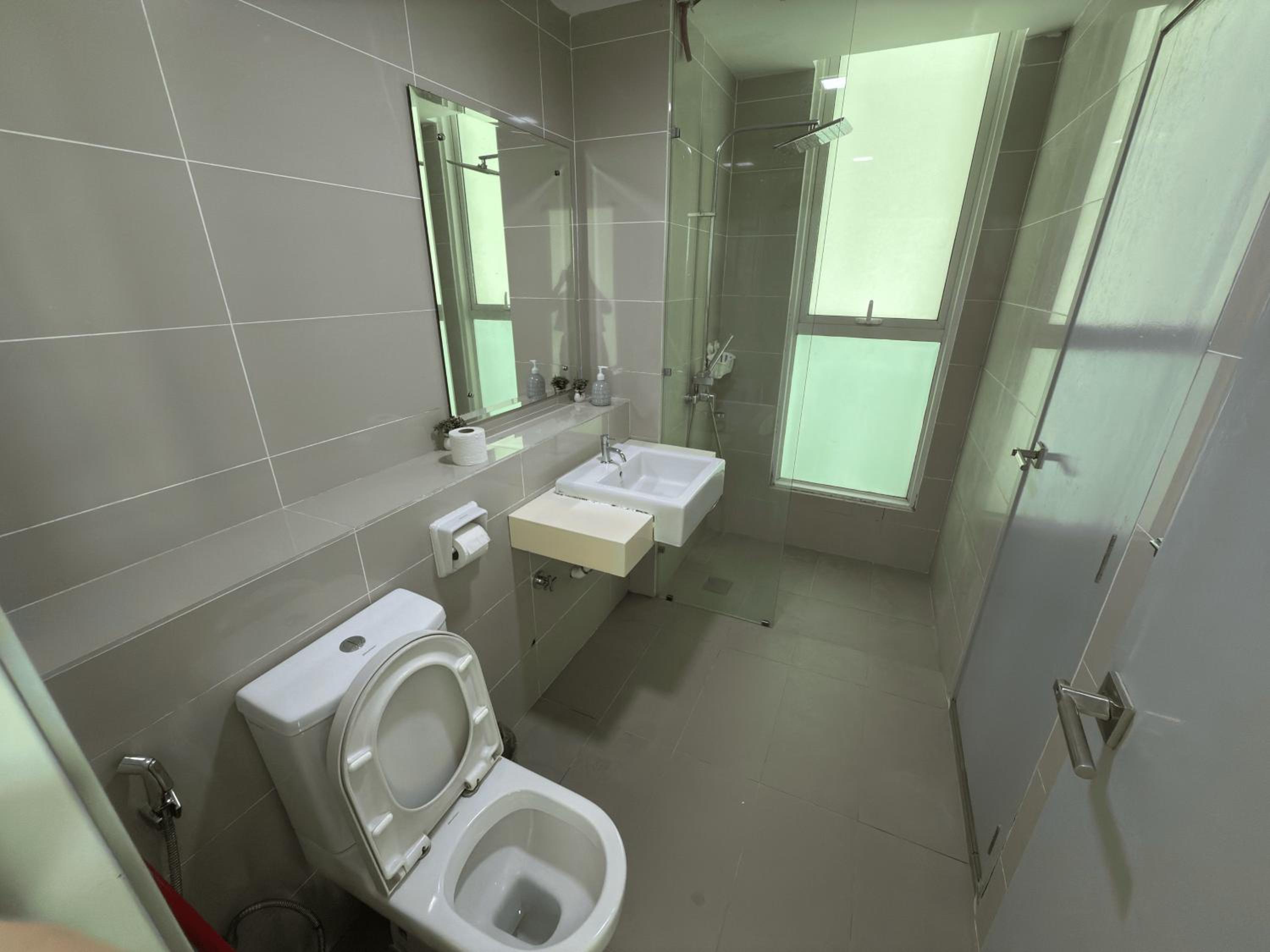 Two-Bedroom Deluxe Apartment - Photo 10