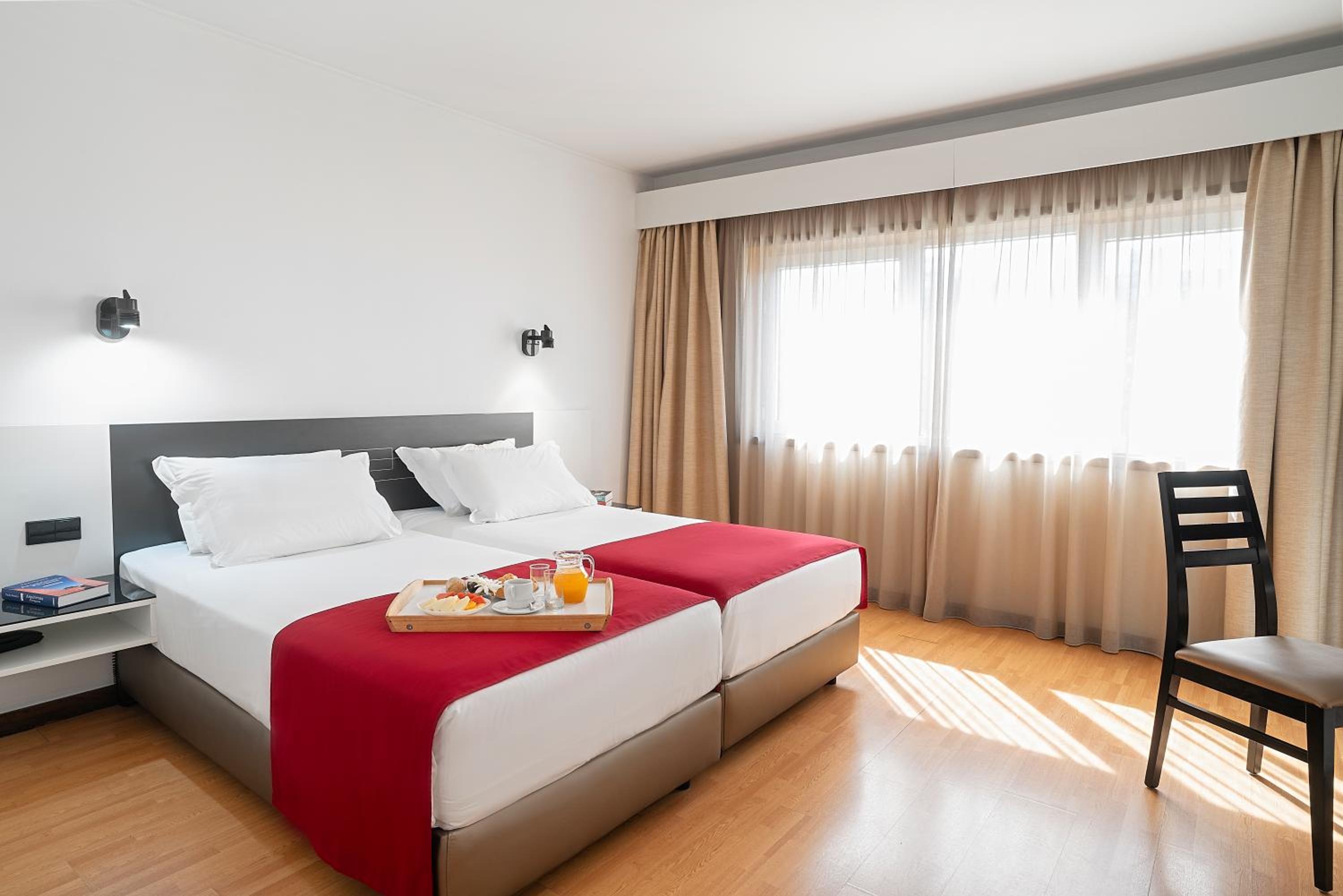 Twin Room - Photo 1
