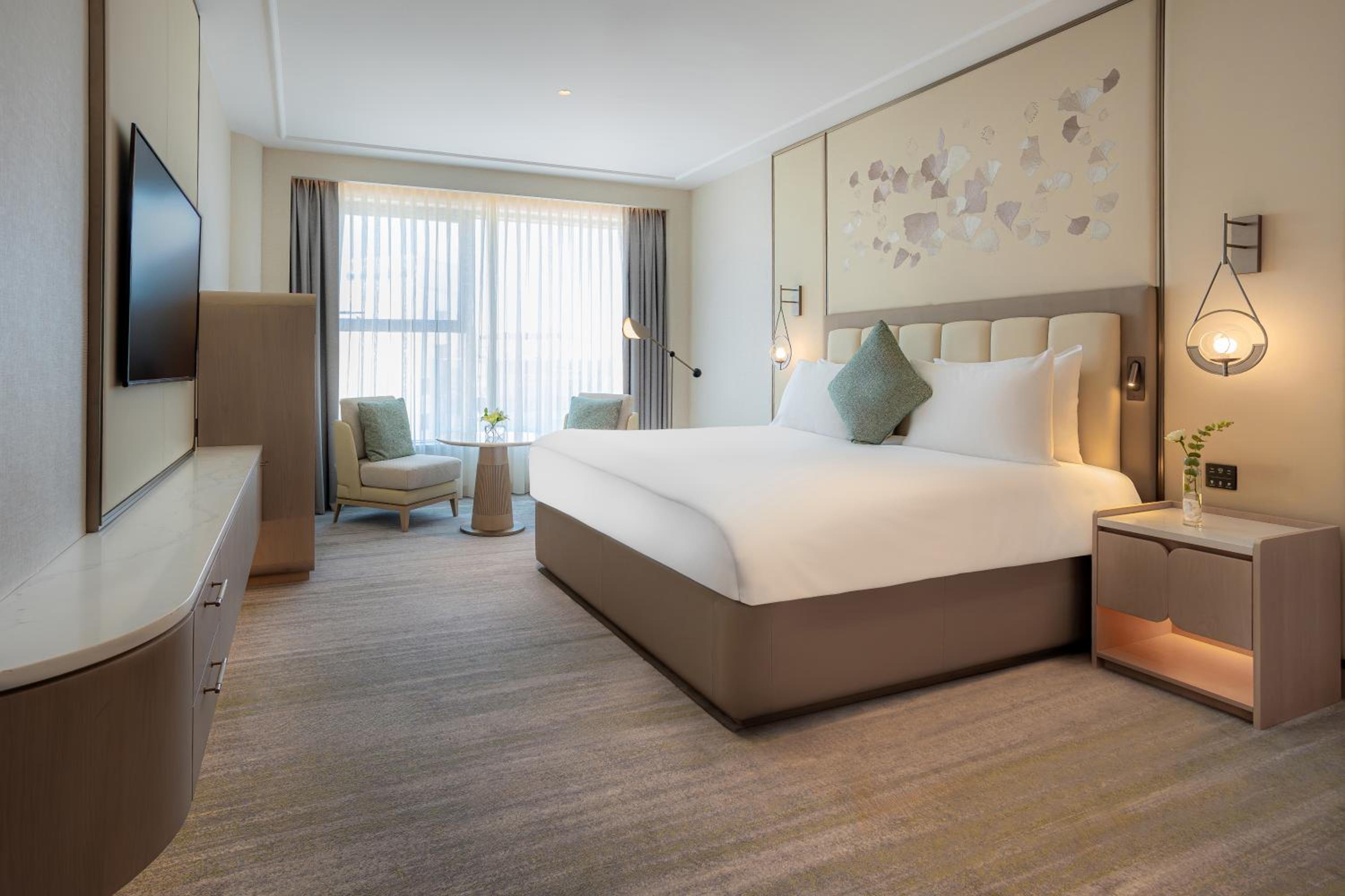 Deluxe King Room