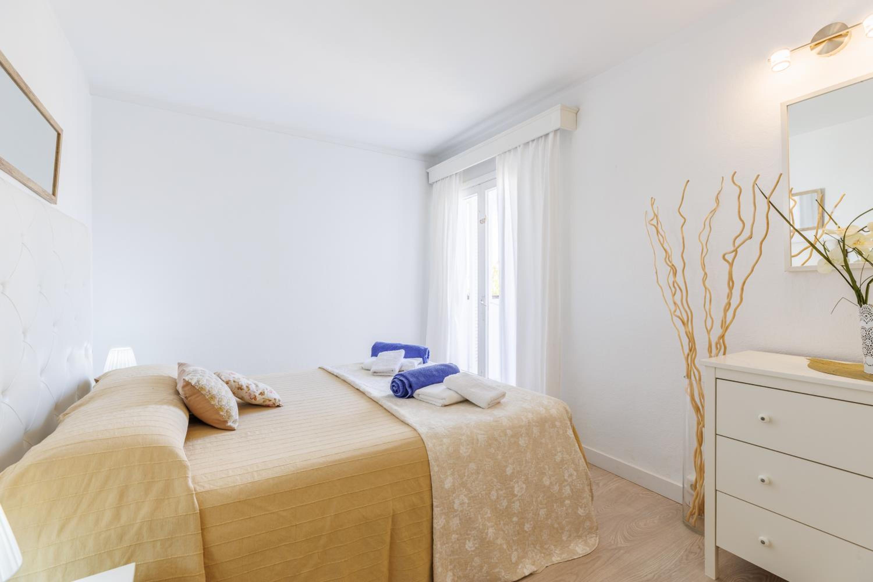 Apartamento con Vista y Balcón
