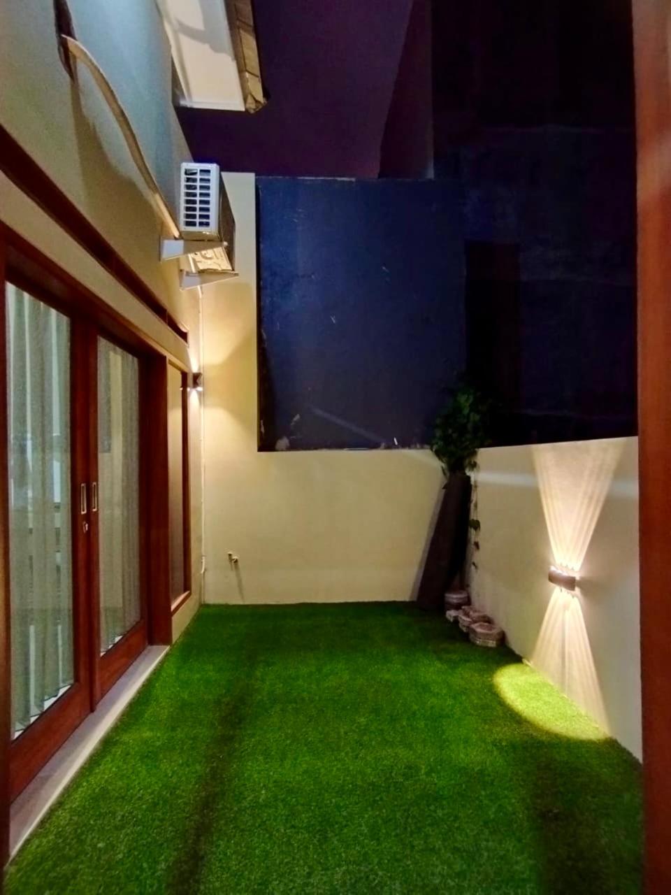 Three-Bedroom House - Photo 11