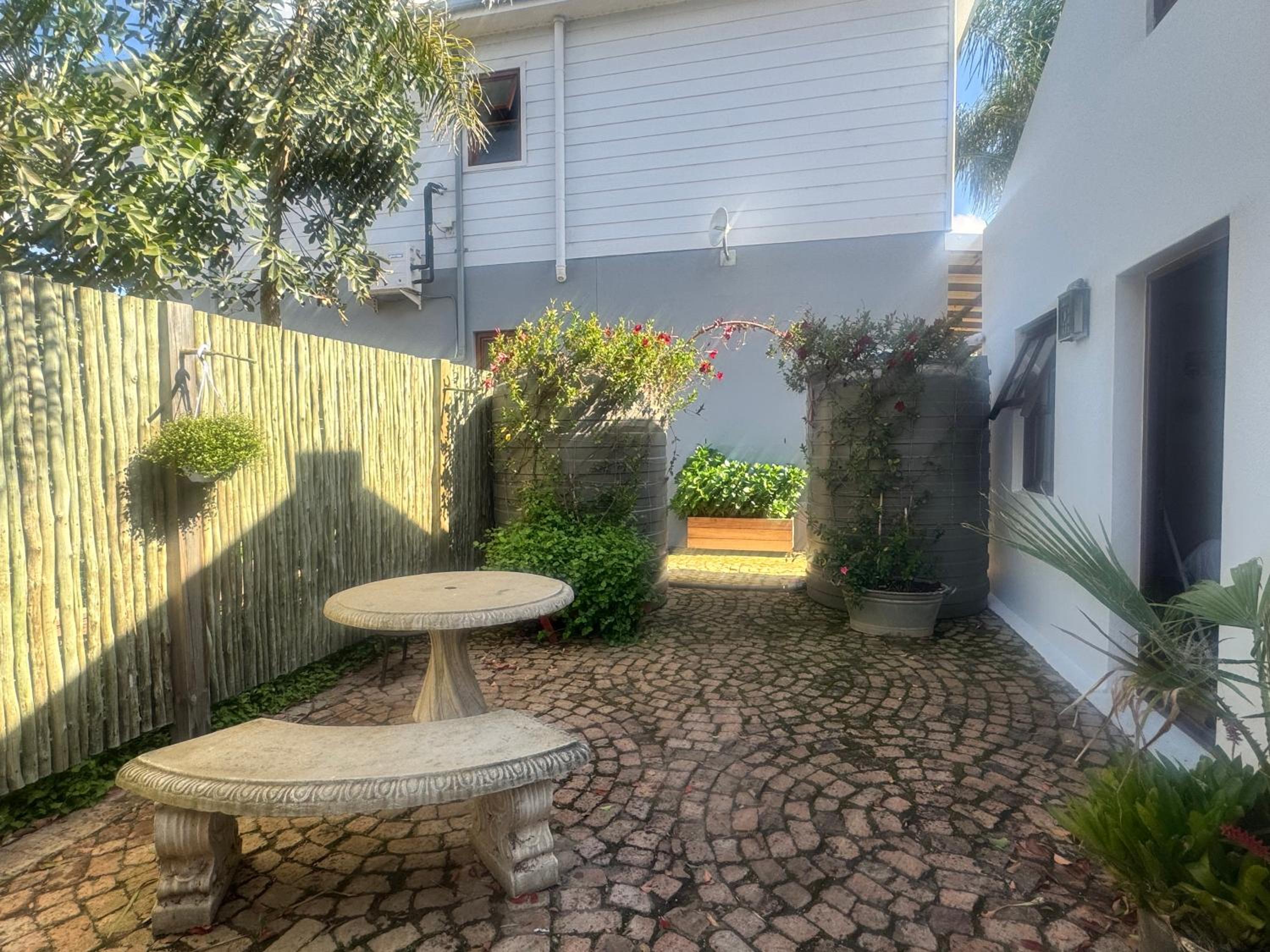 Villa photo 2