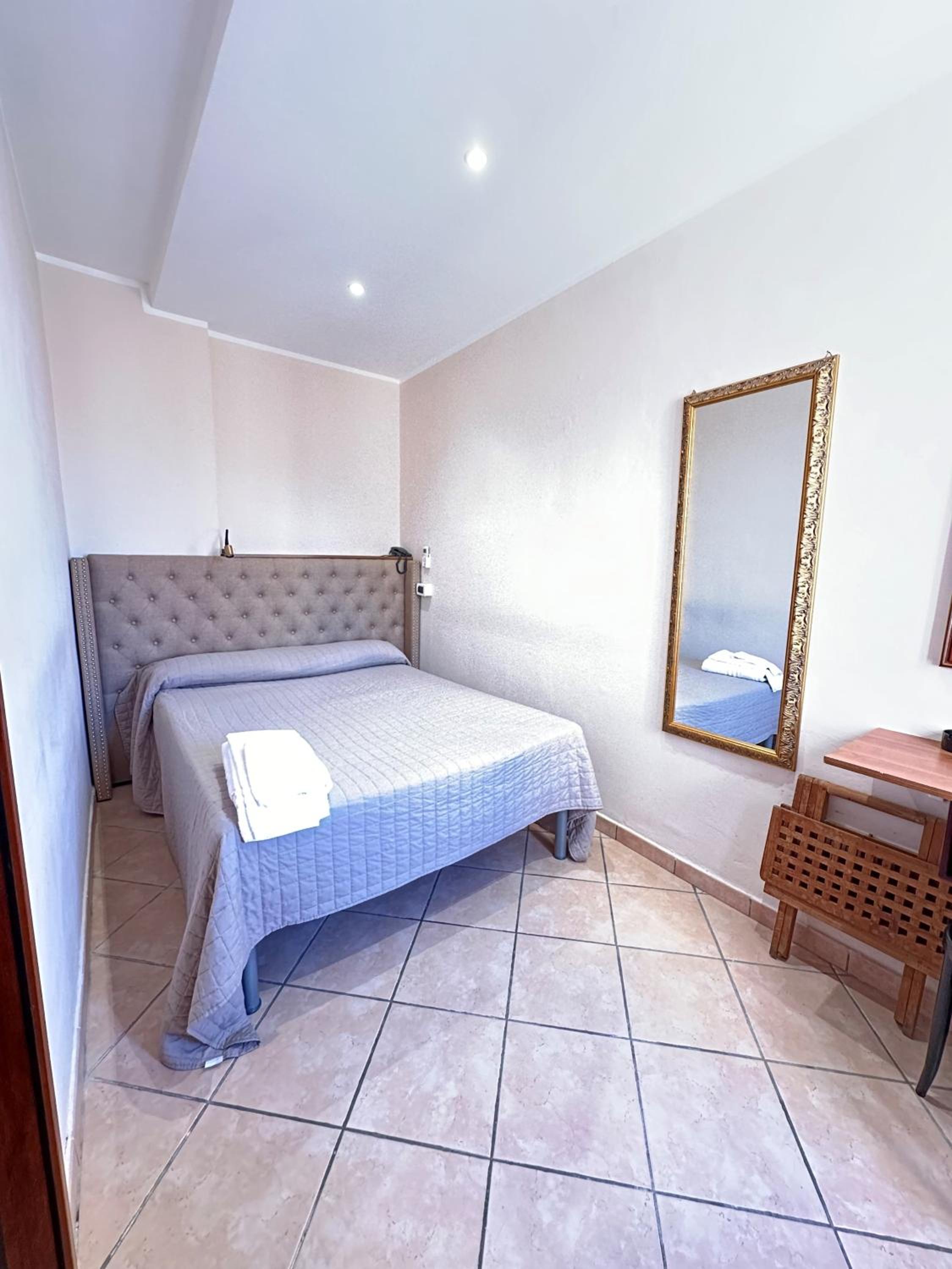 Single Room photo 1