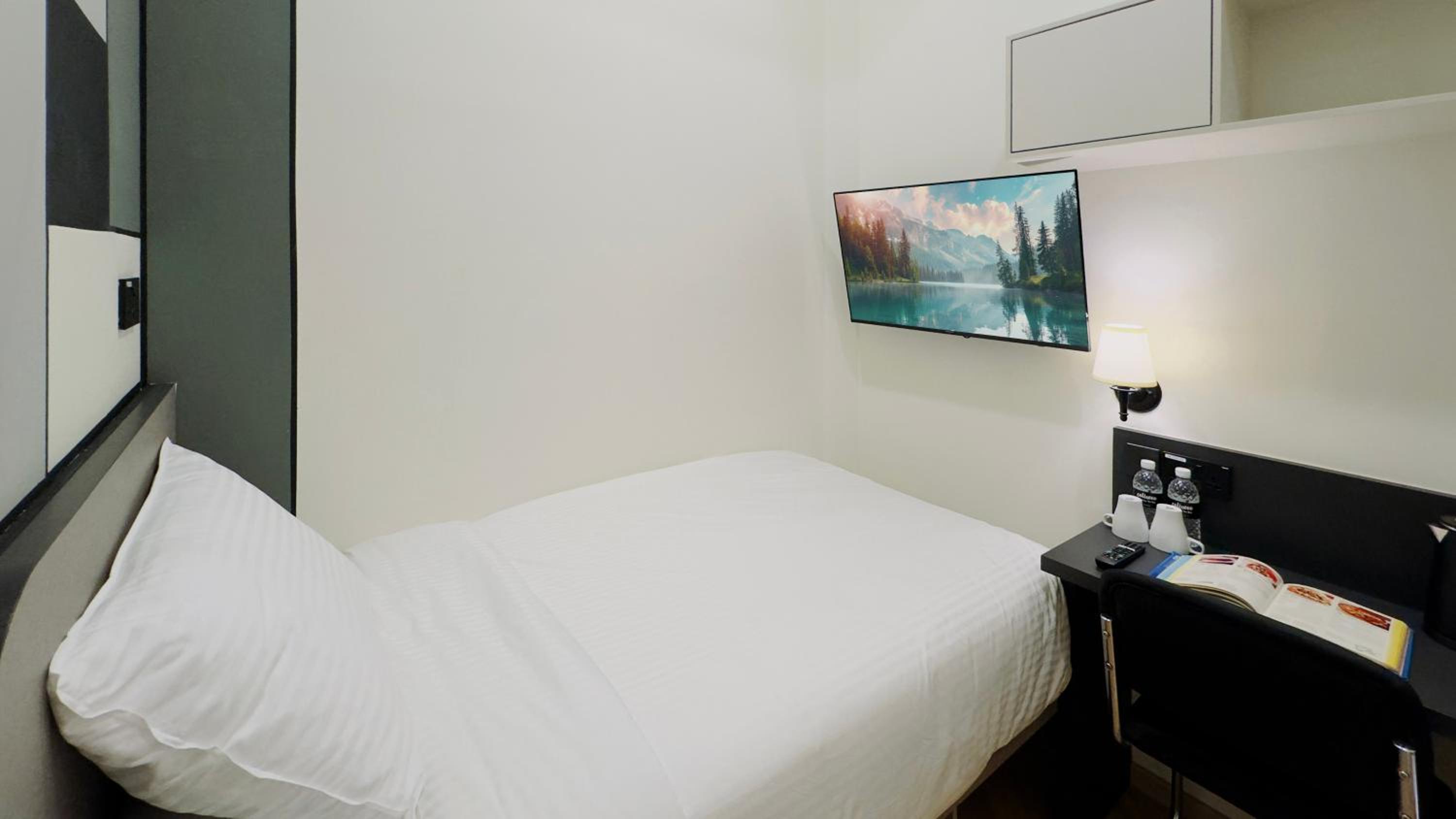 Small Single Room photo 2