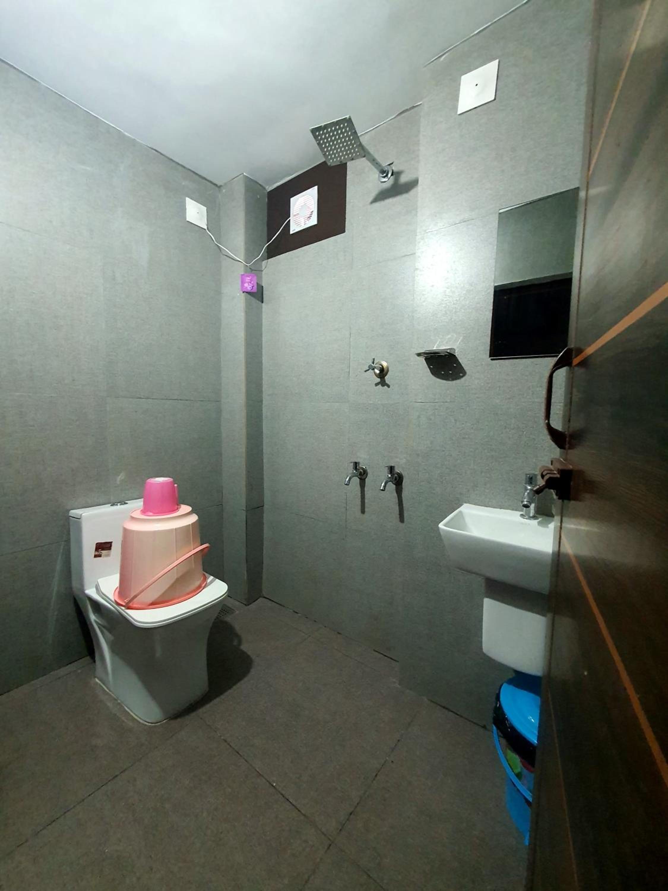 Mixed Dormitory Room photo 2