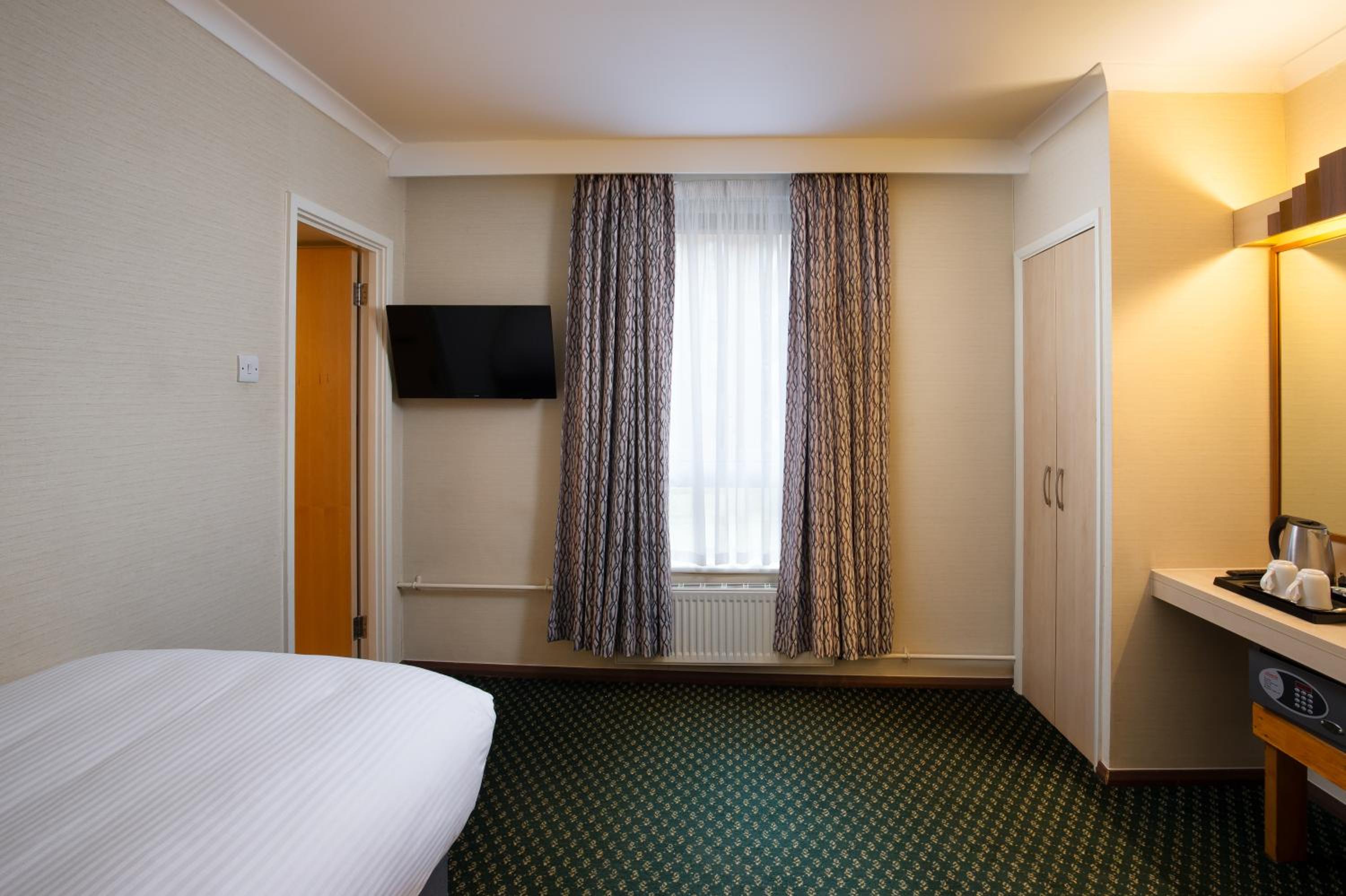 Single Room photo 3