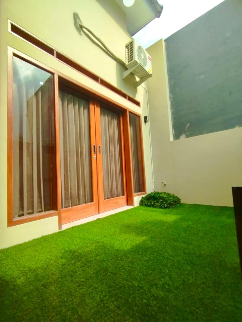 Three-Bedroom House - Photo 10