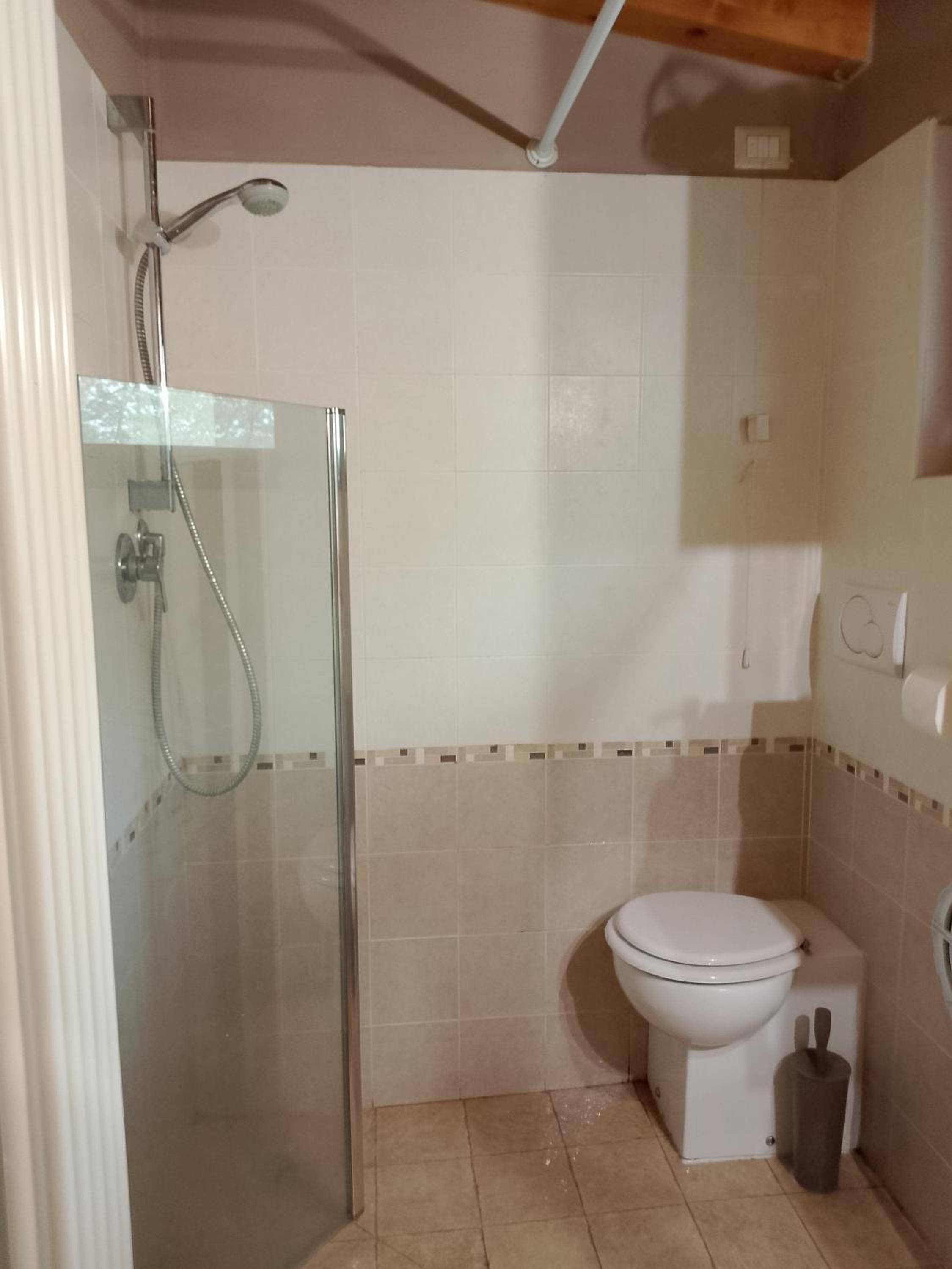 Double or Twin Room with Bathroom - Photo 5