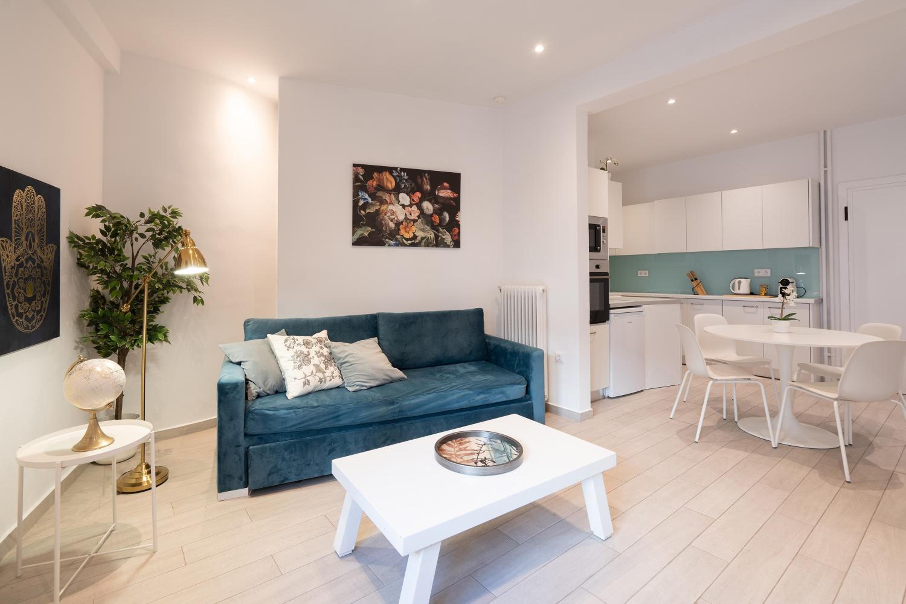 One-Bedroom Apartment