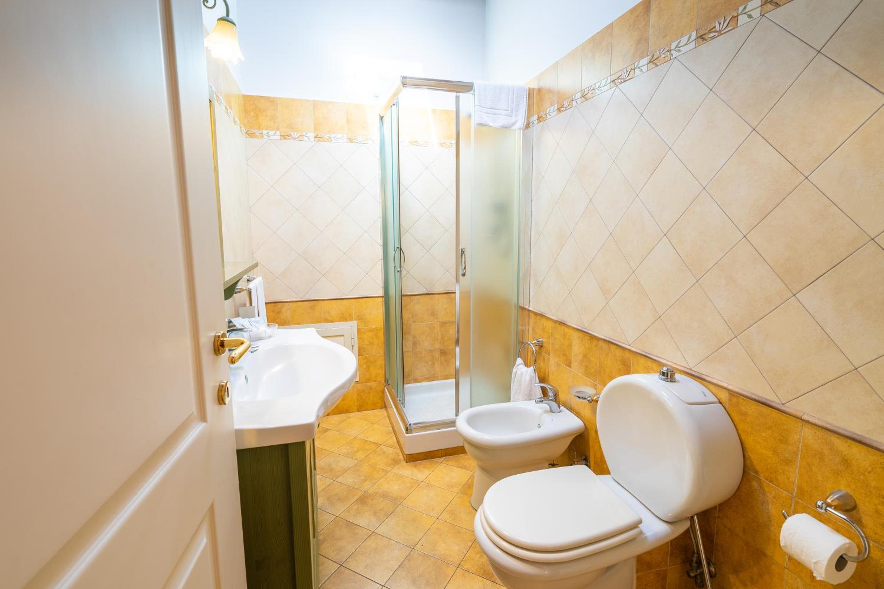 Superior Triple Room photo 2