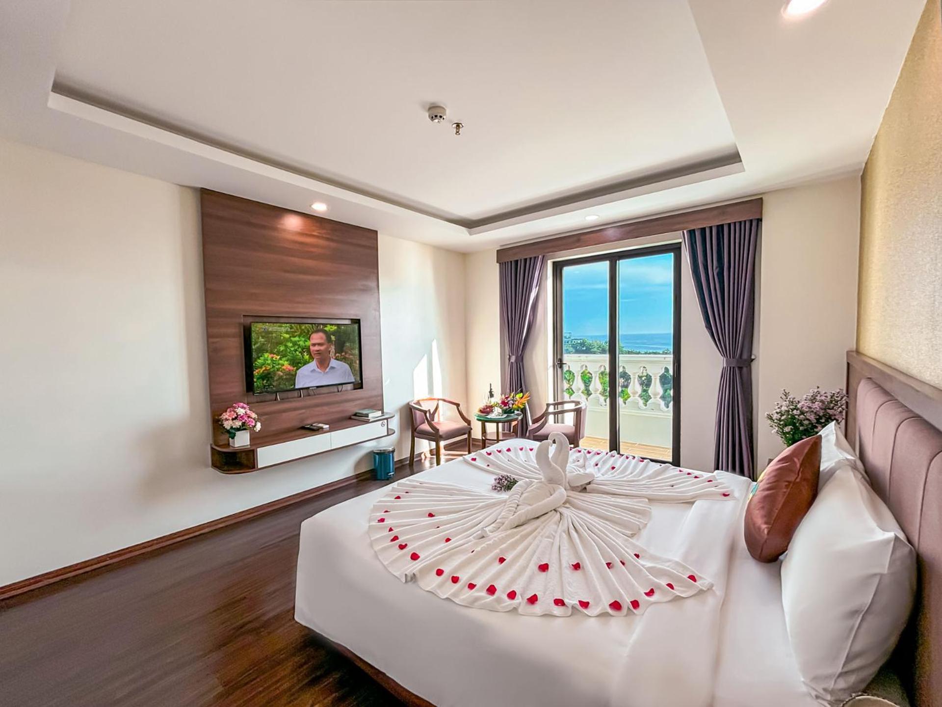 Deluxe Double or Twin Room with Sea View - Photo 7