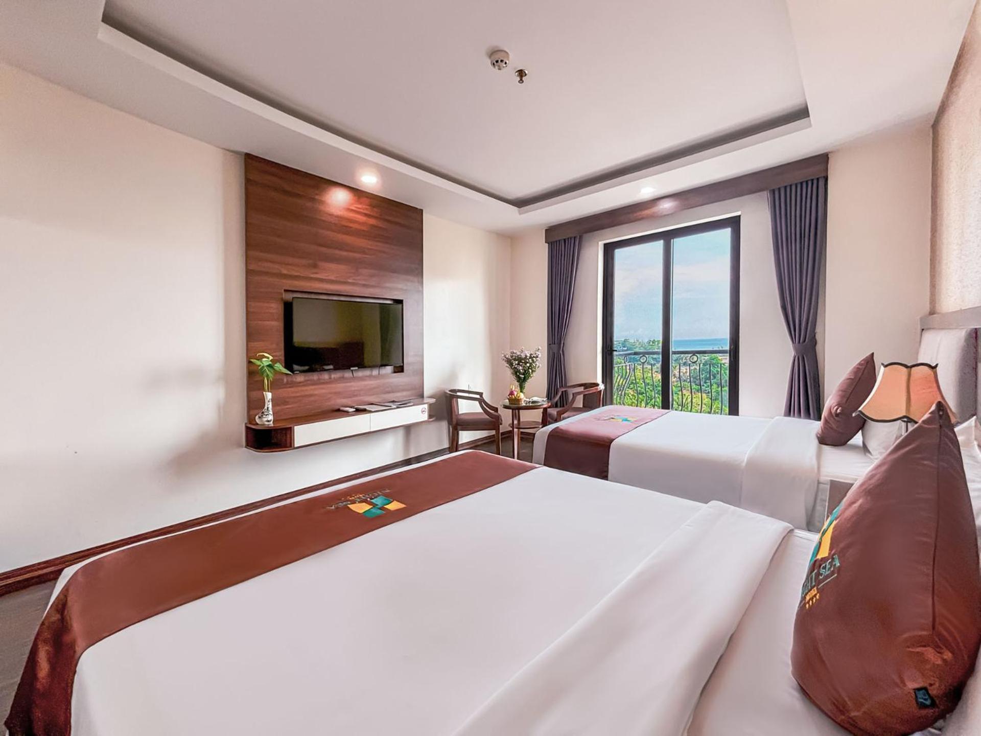 Deluxe Double or Twin Room with Sea View - Photo 17