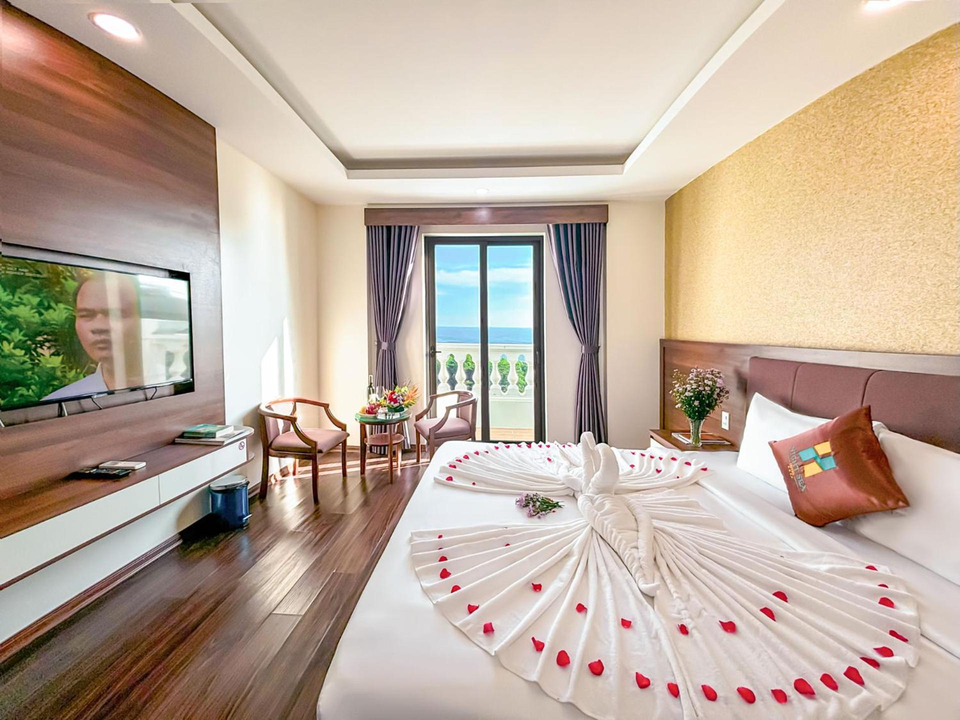 Deluxe Double or Twin Room with Sea View - Photo 34