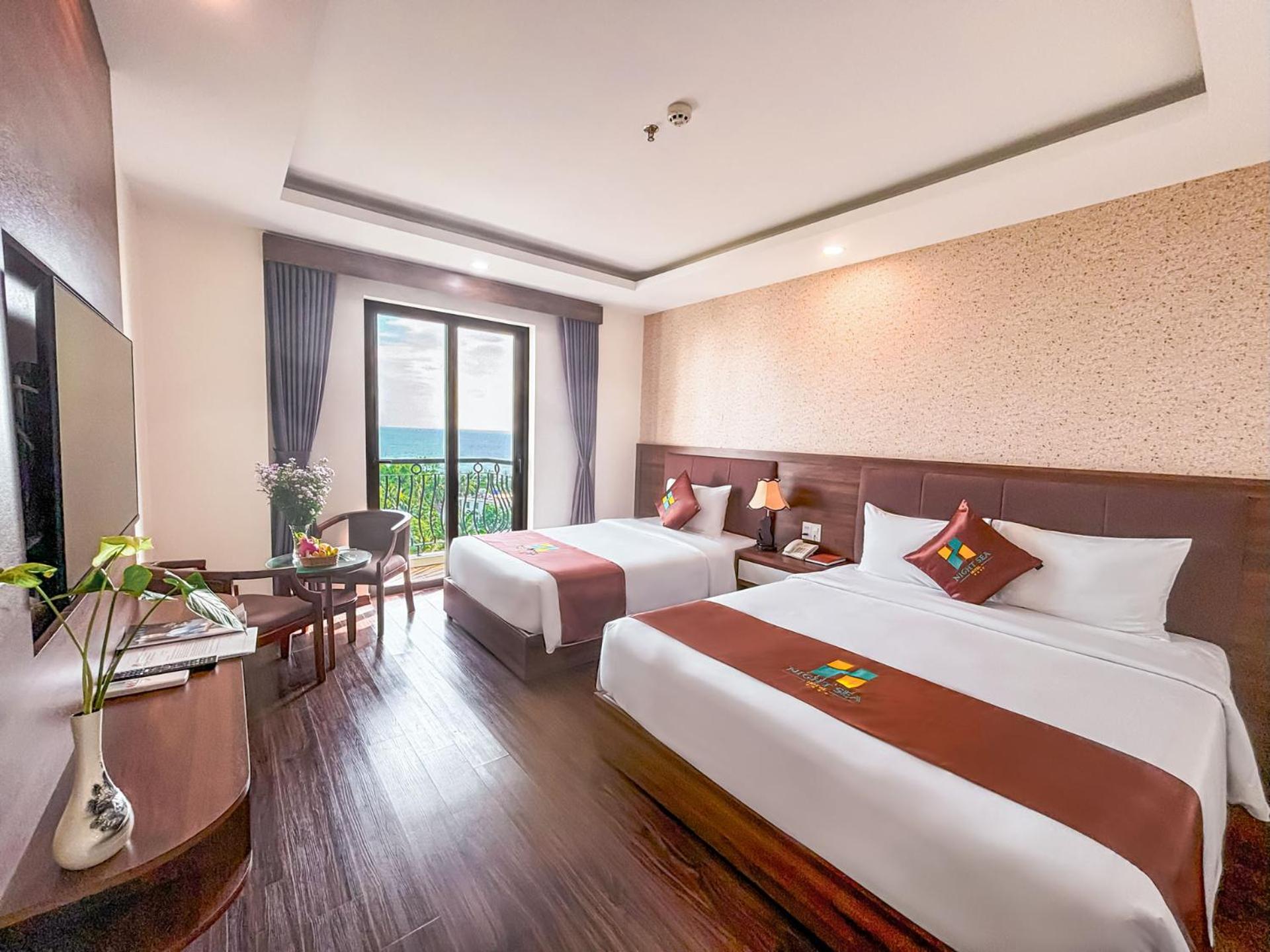 Deluxe Double or Twin Room with Sea View - Photo 19