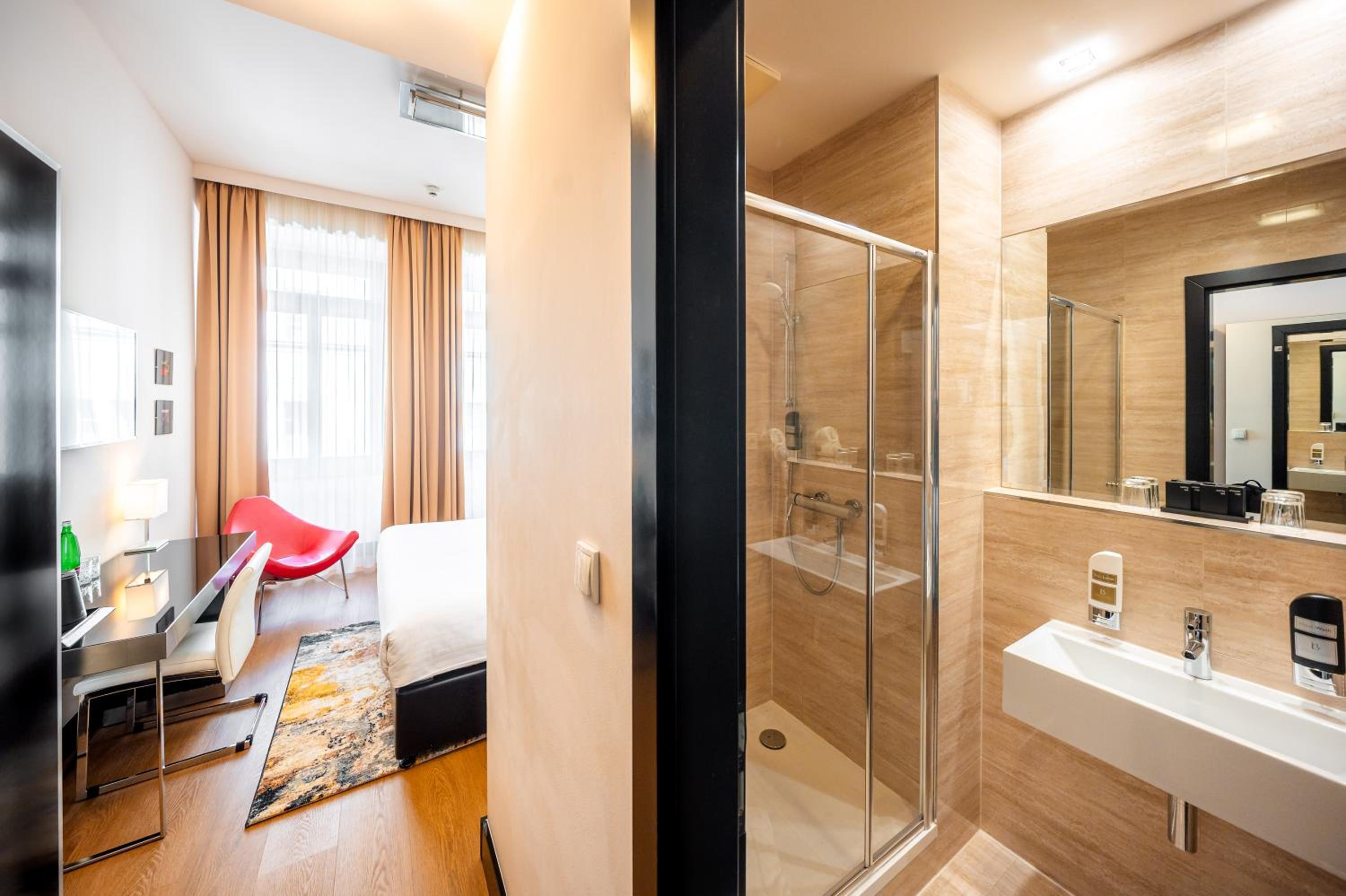 Relax in this modern and spacious bathroom retreat!