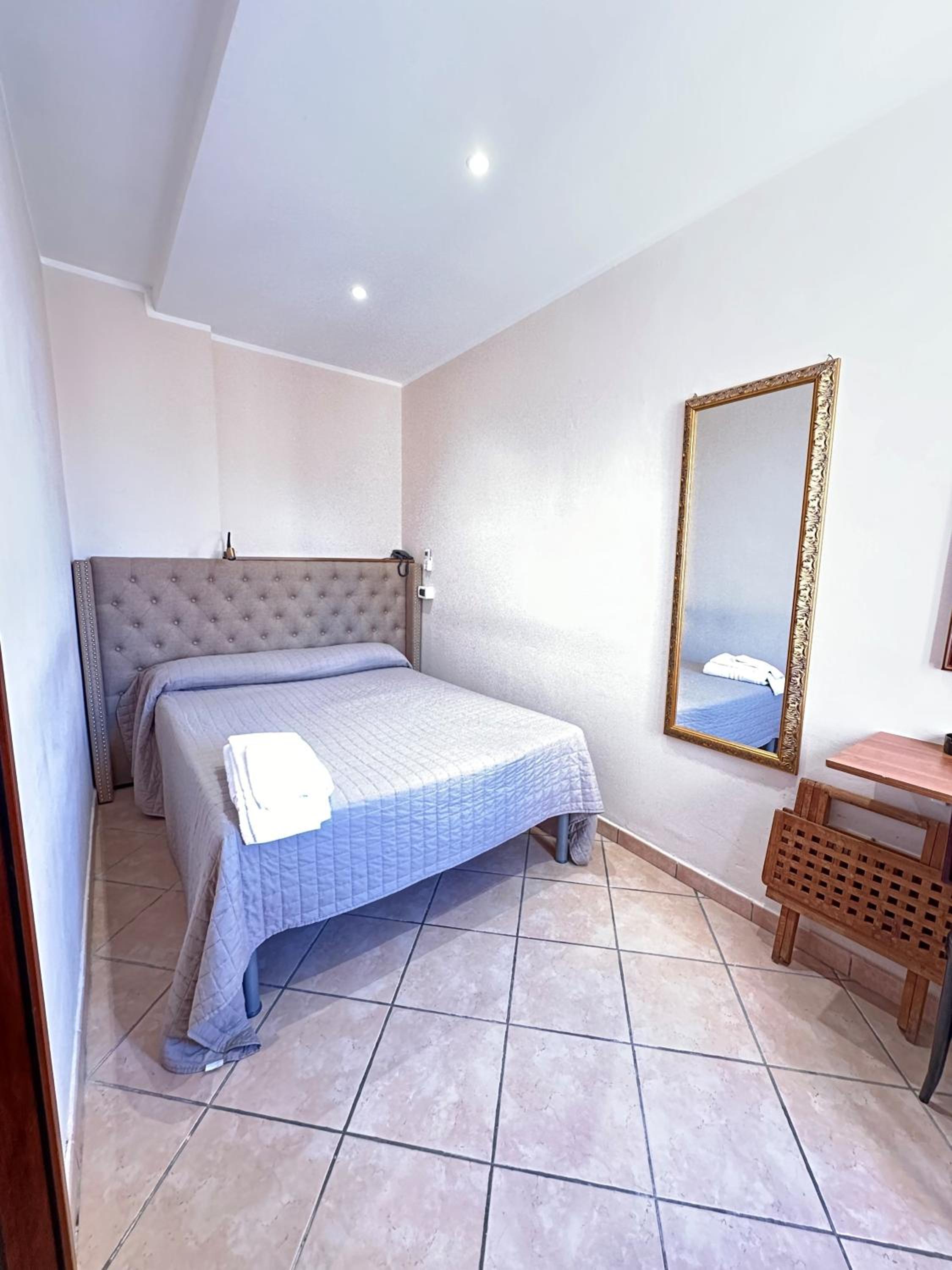 Single Room photo 3