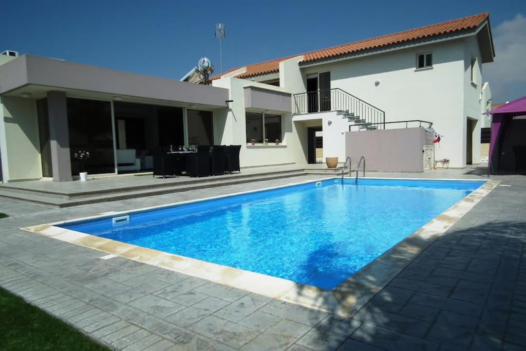 Villa with Private Pool photo 1