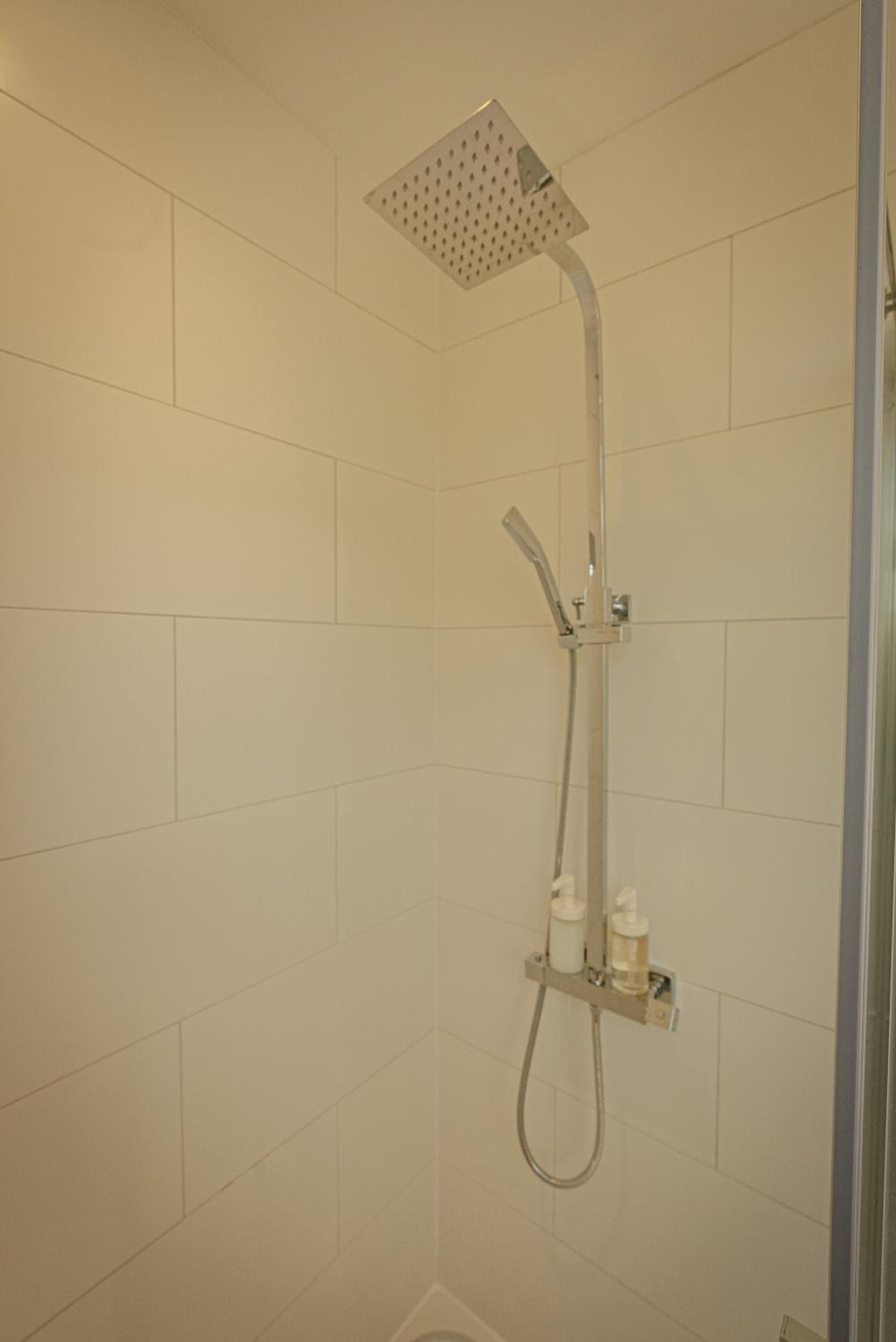 Standard Double Room - Photo 6