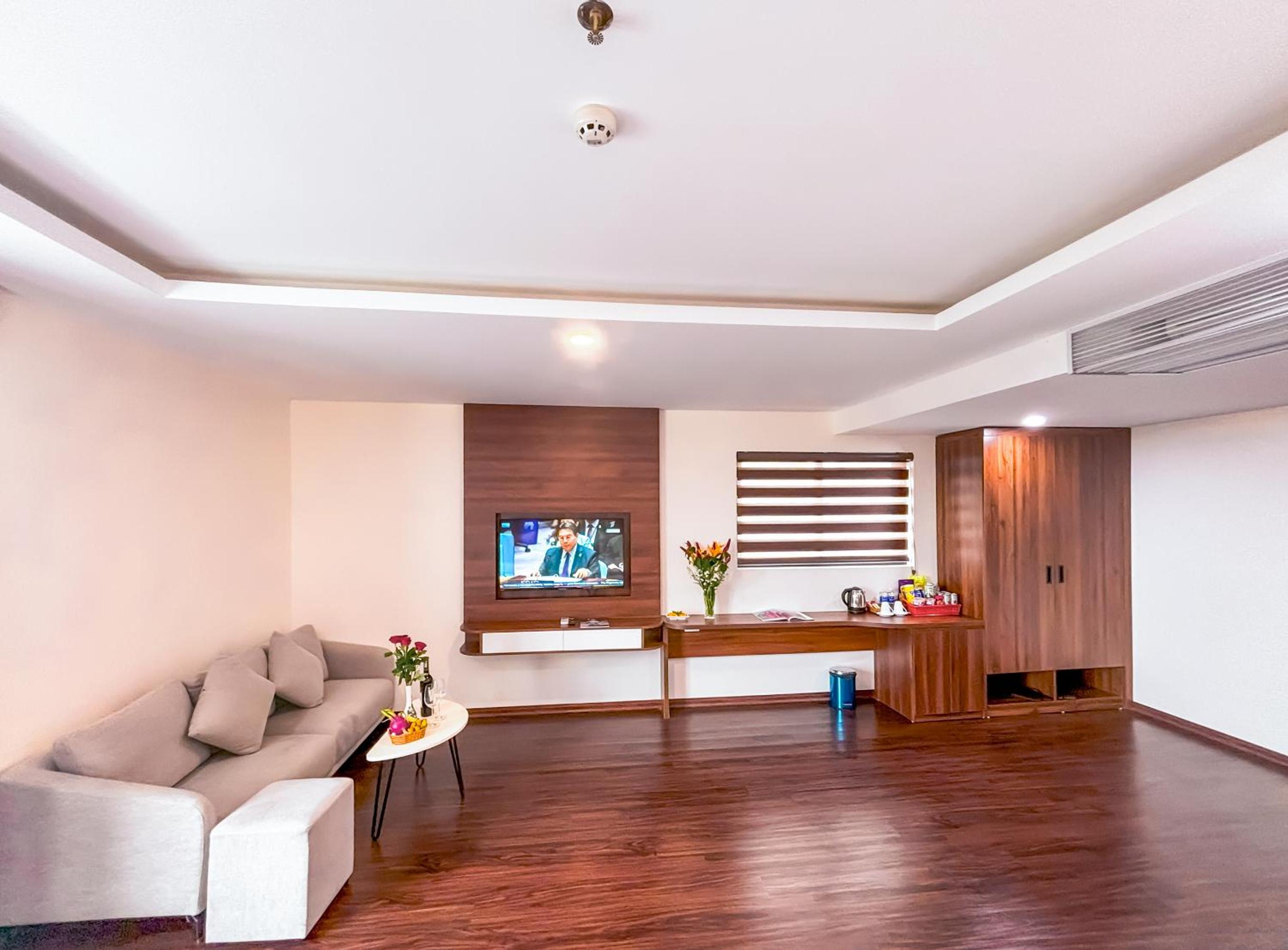 Suite with Garden View - Photo 2