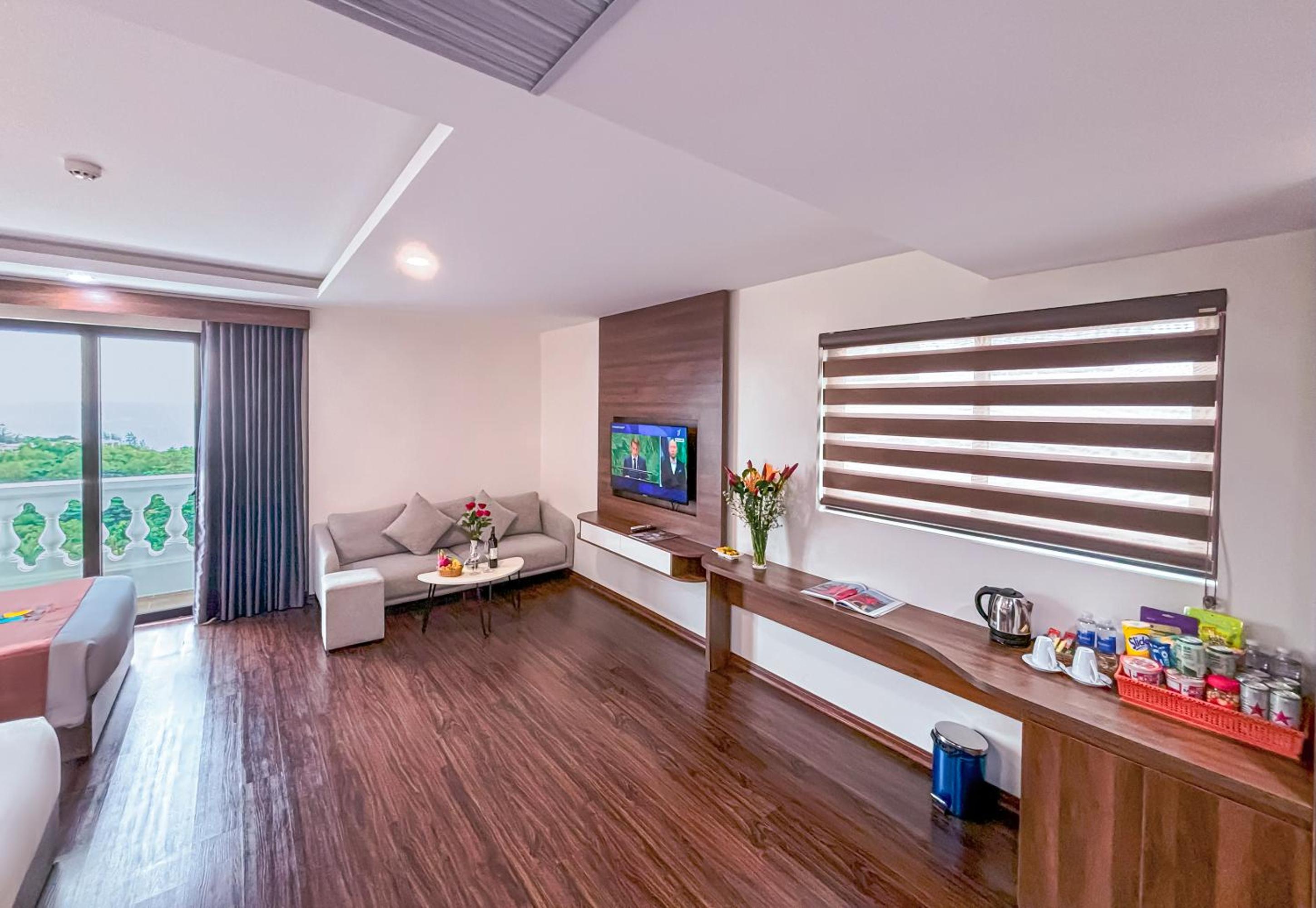 Suite with Garden View - Photo 12
