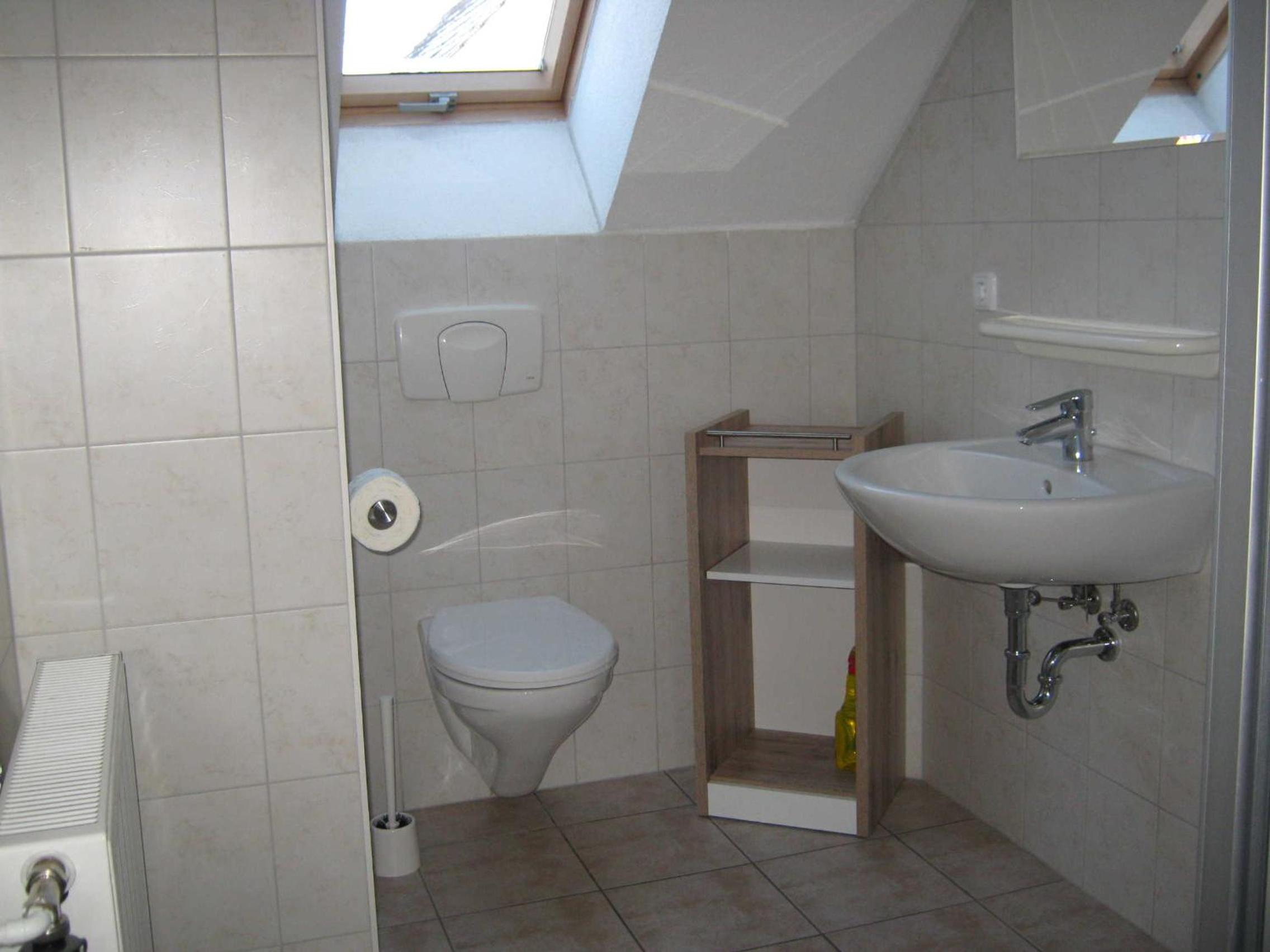 Apartment With Shower photo 3