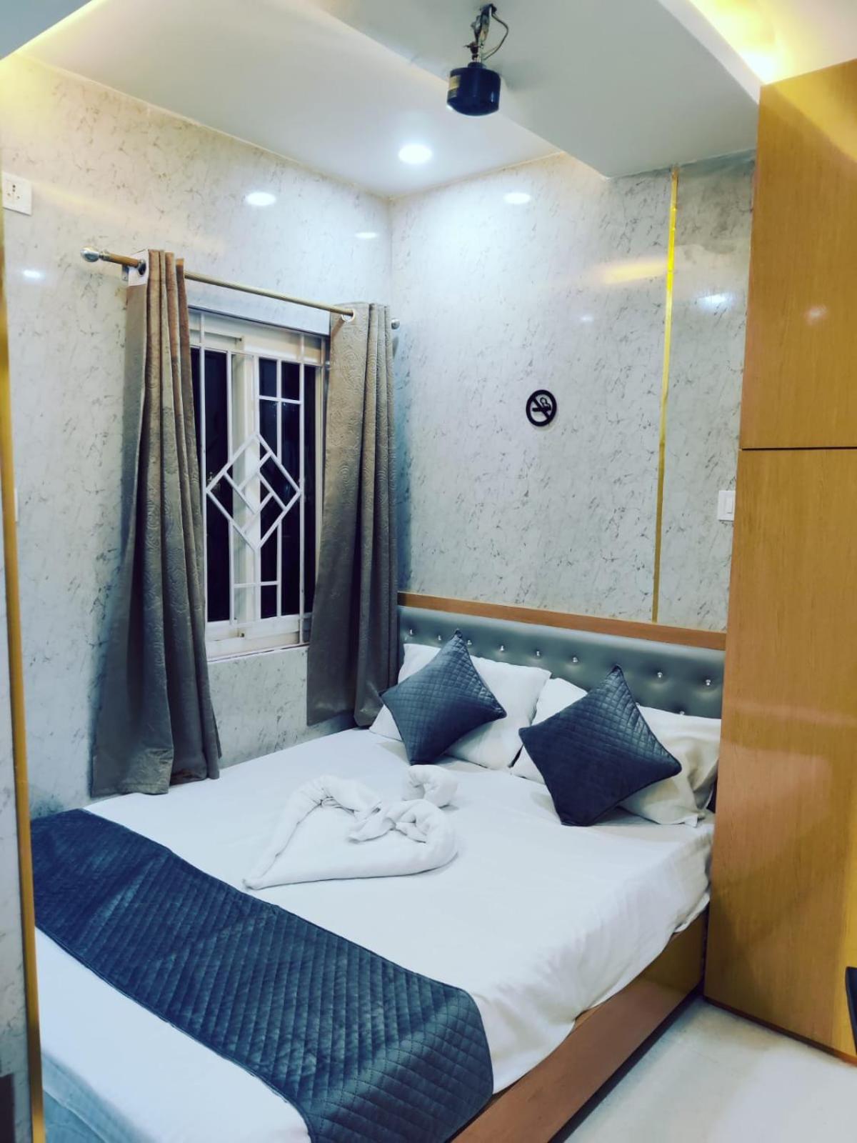 Budget Double Room photo 2
