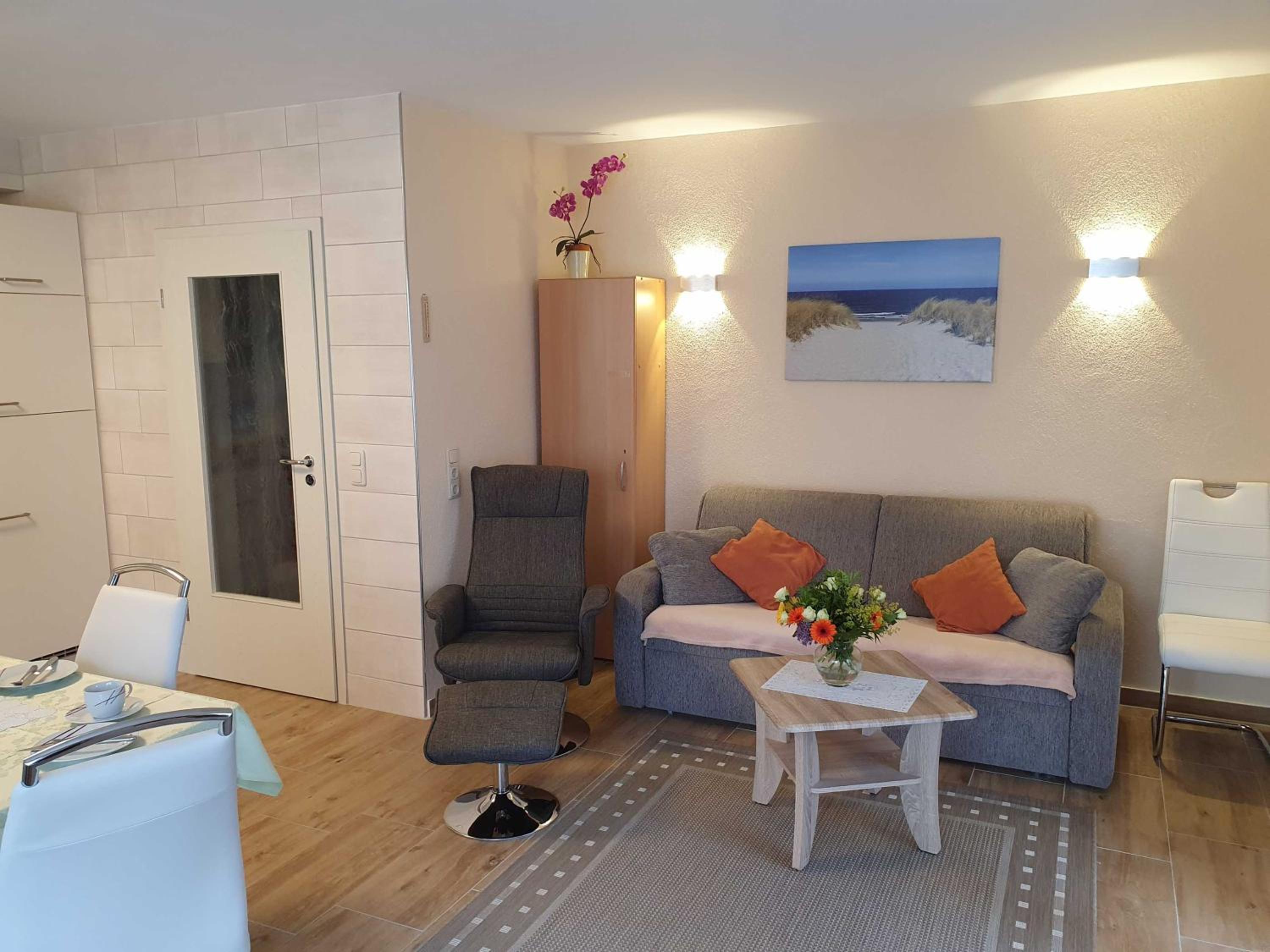 One-Bedroom Apartment with Balcony photo 2