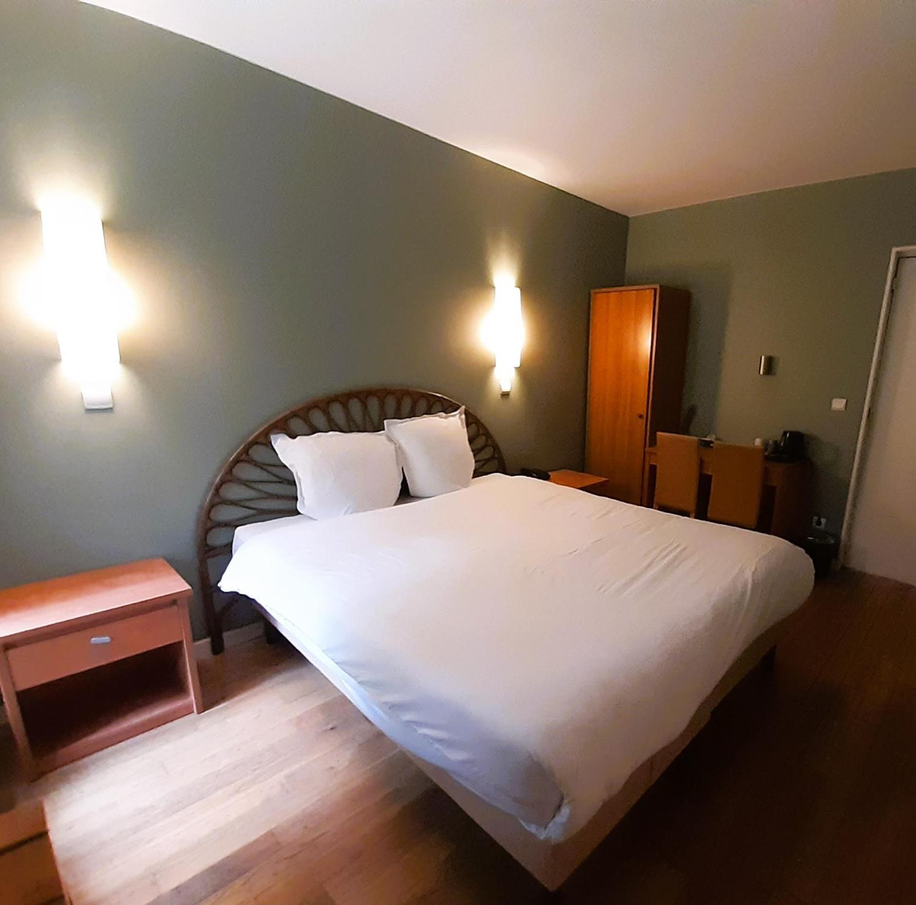 Double or Twin Room - Photo 1