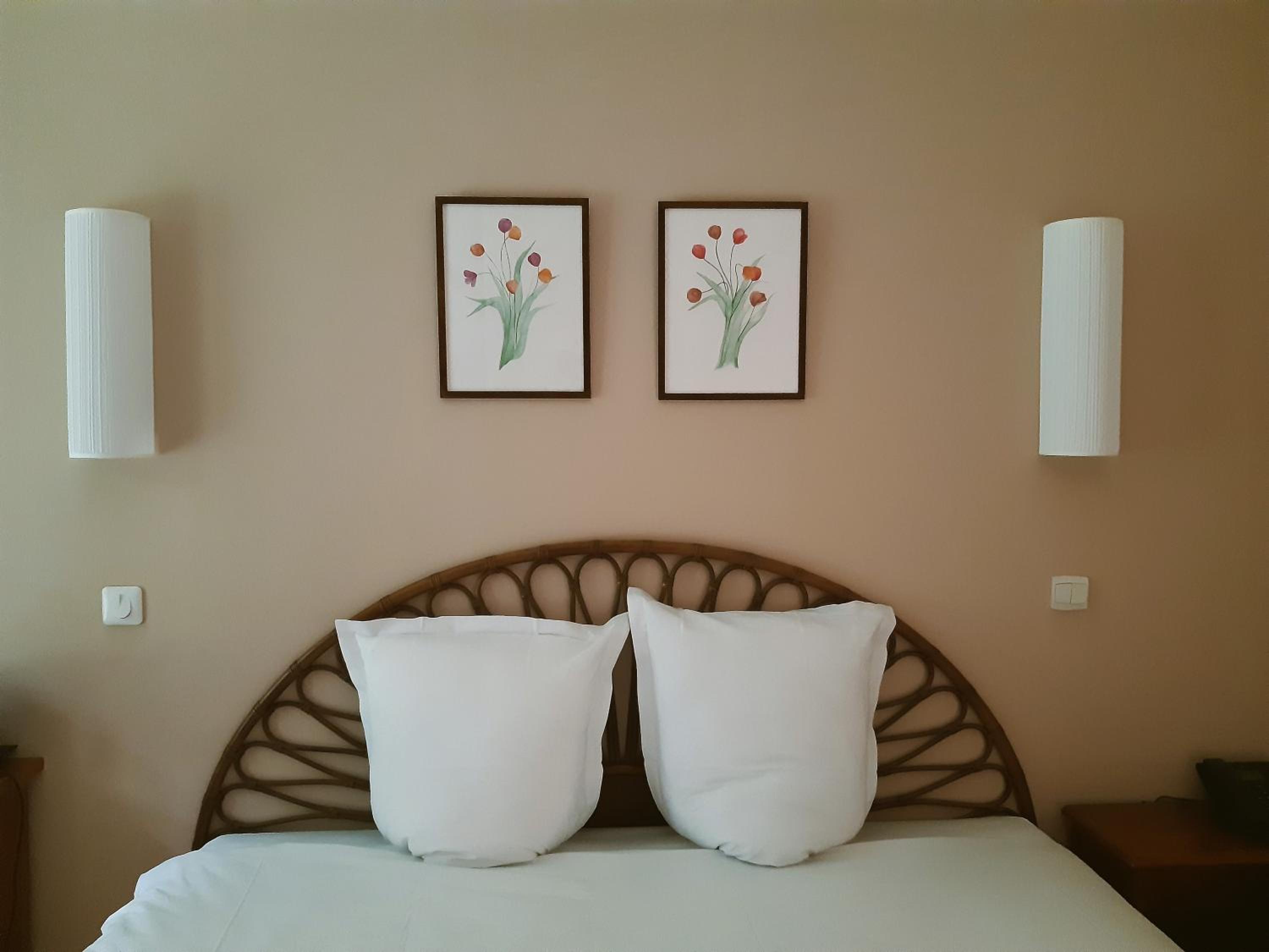 Double or Twin Room - Photo 4
