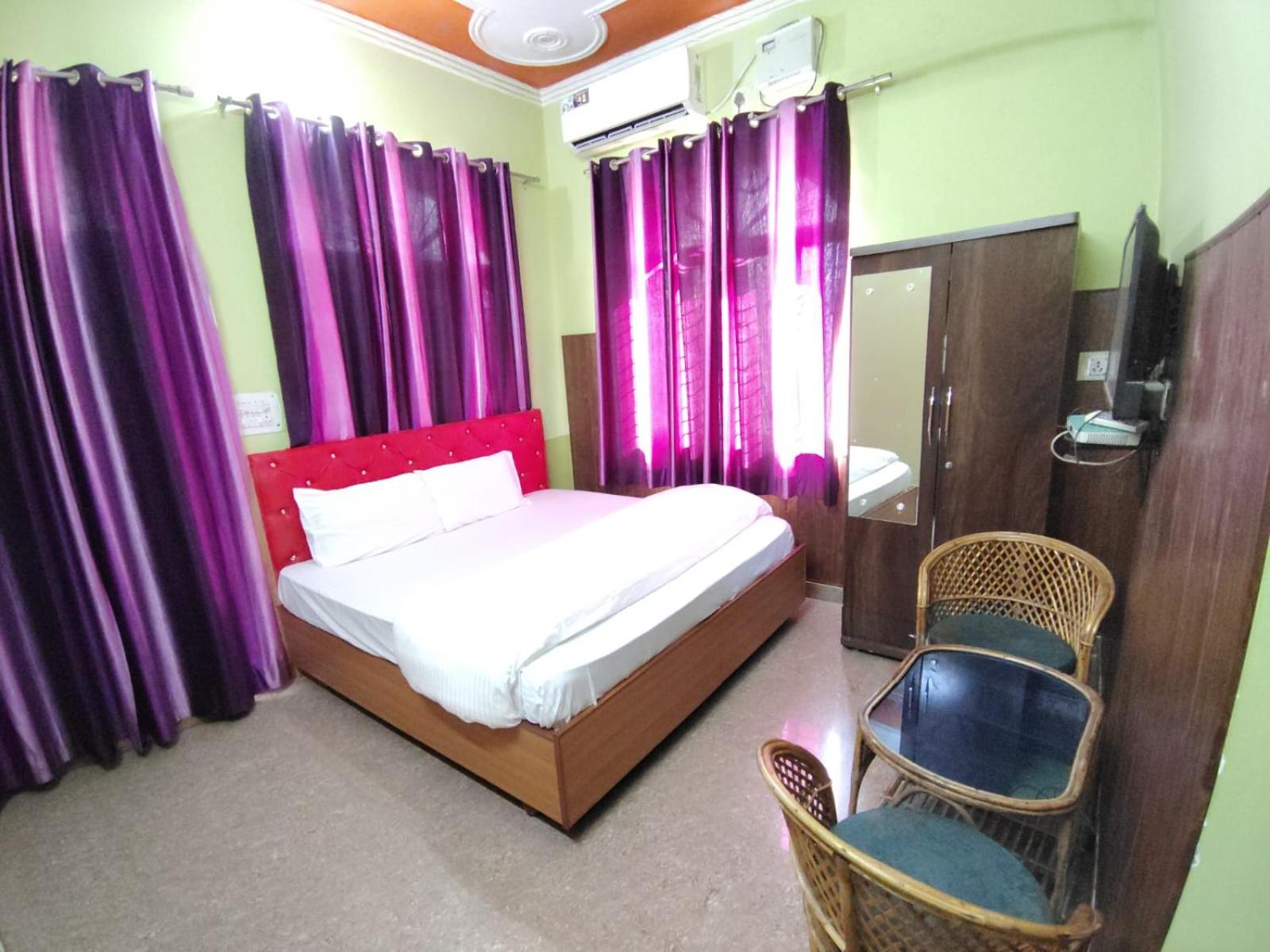 Suite - Photo 1