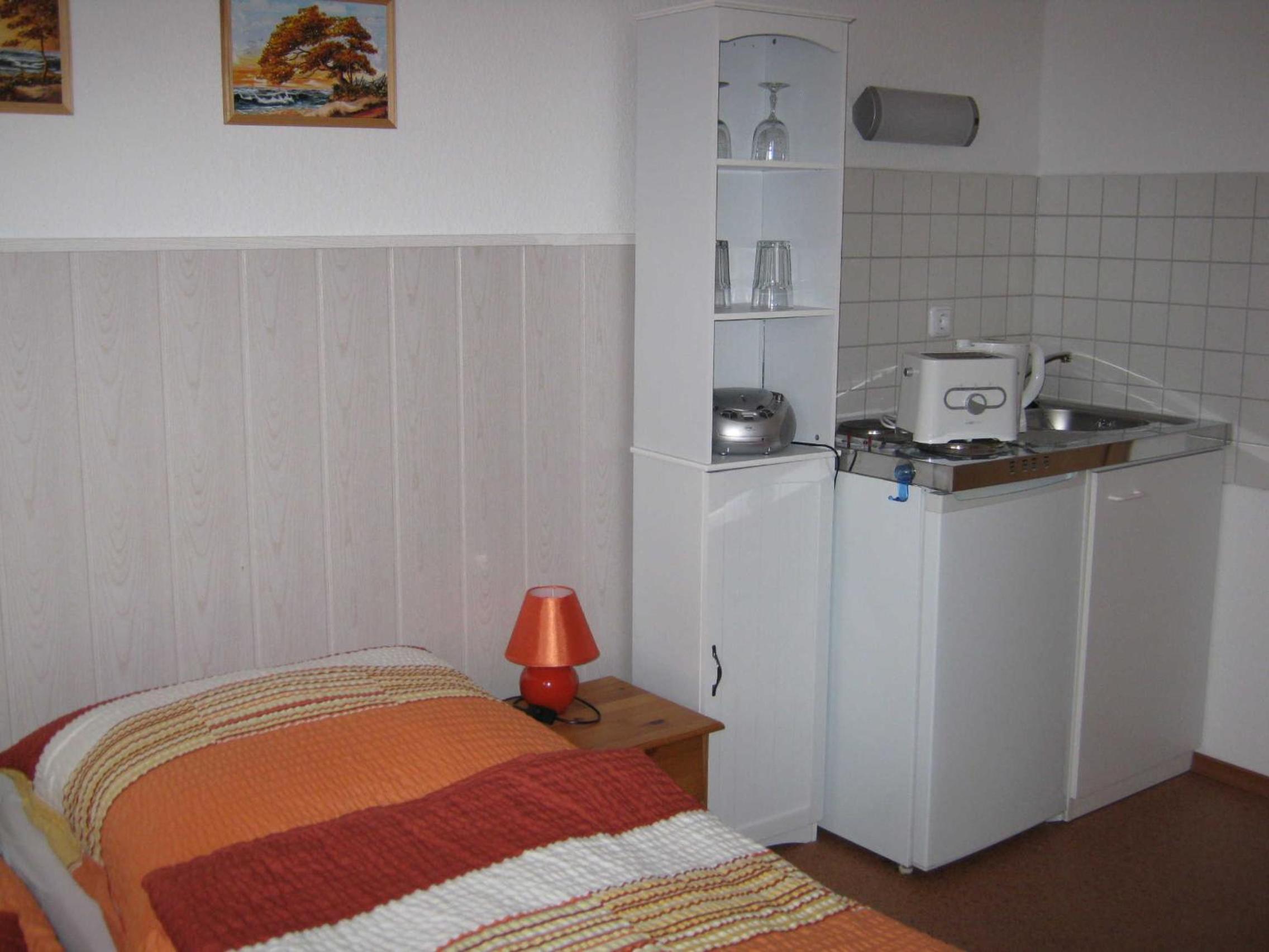 One-Bedroom Apartment photo 1