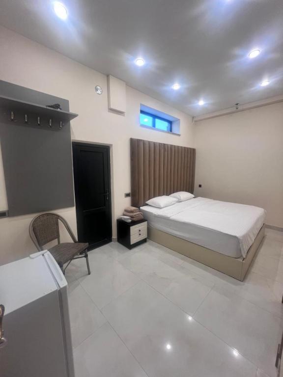 Double or Twin Room photo 3
