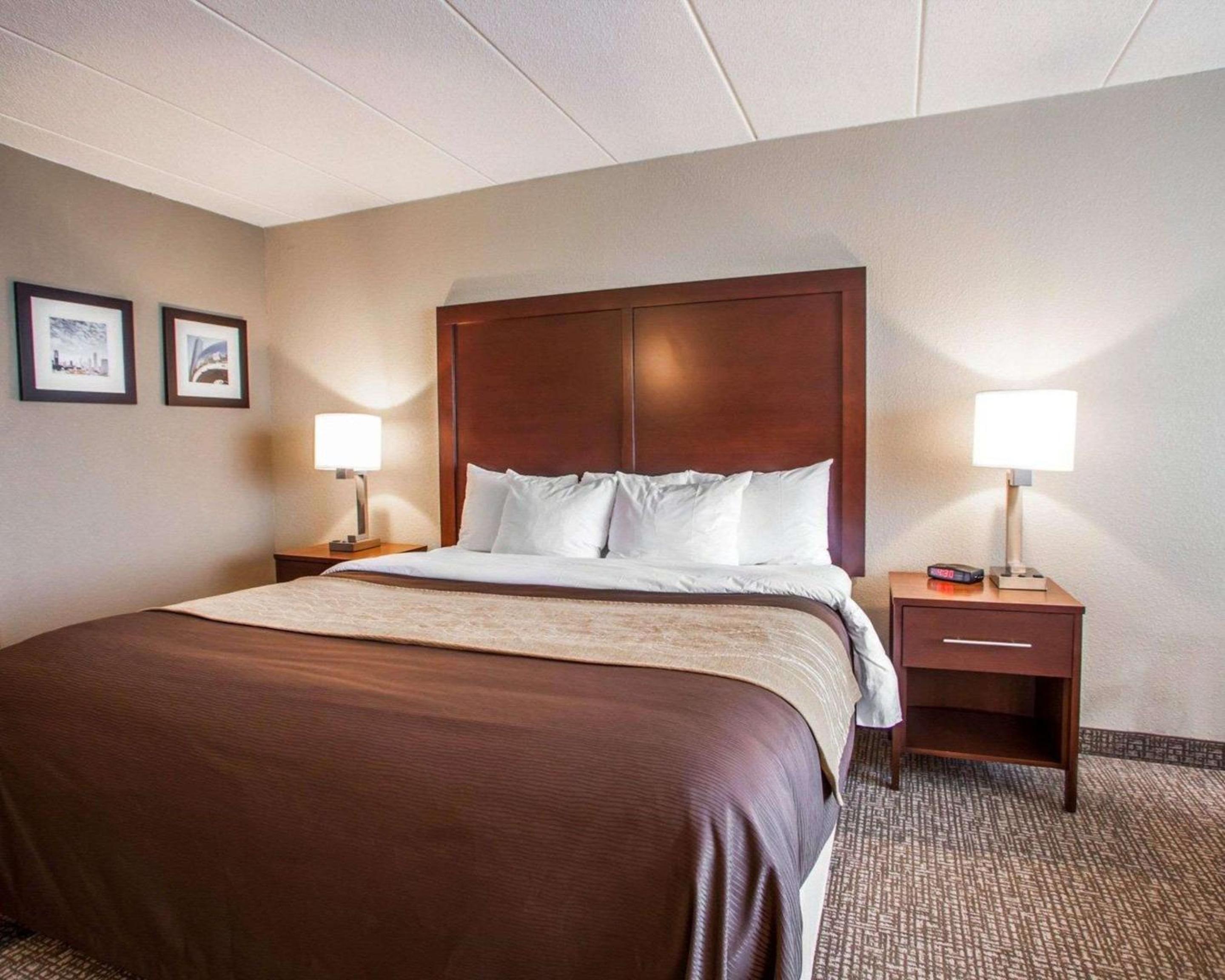 King Room - Non-Smoking - Photo 1