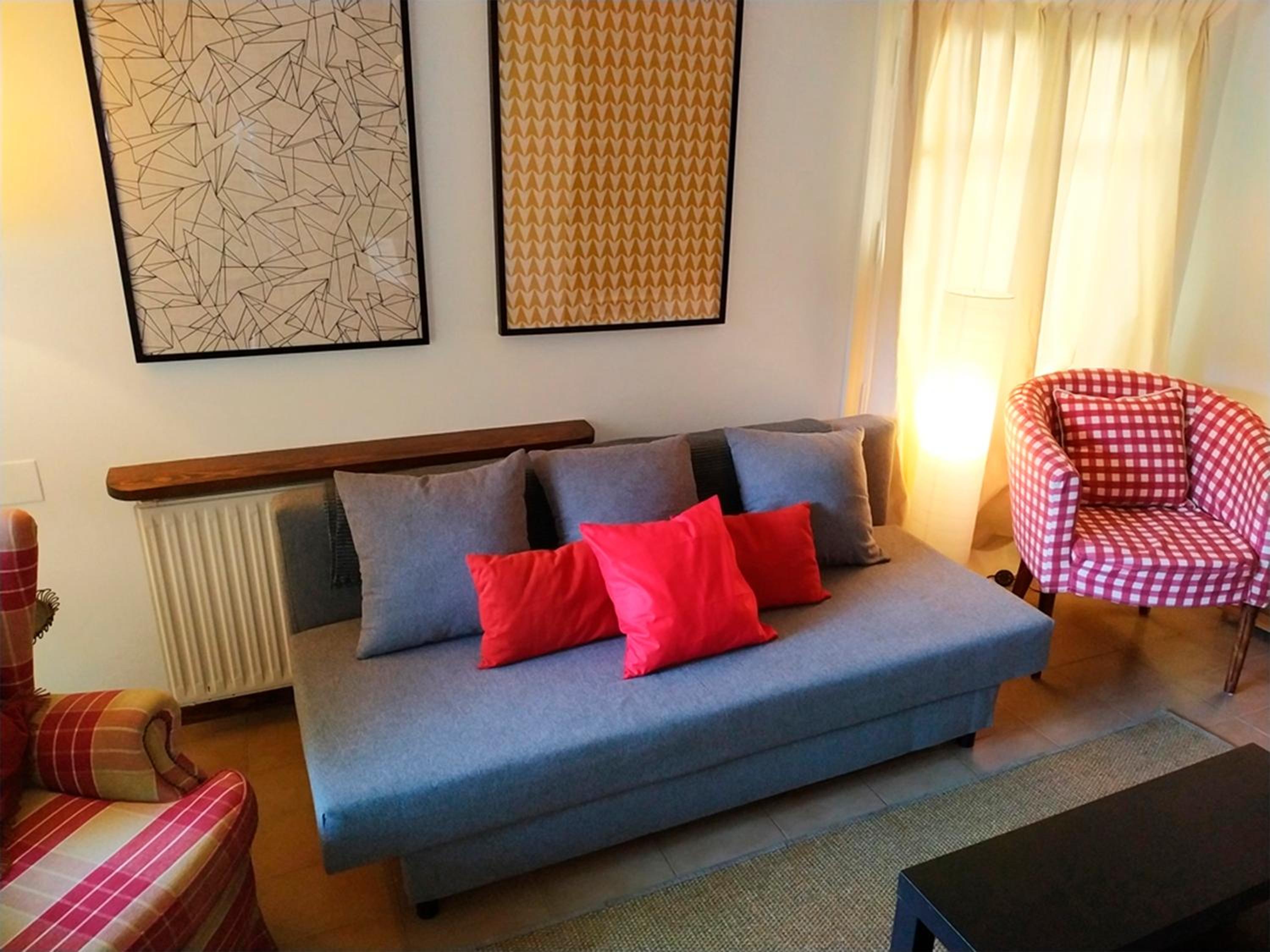 One-Bedroom Apartment (2 - 4 Adults) photo 2