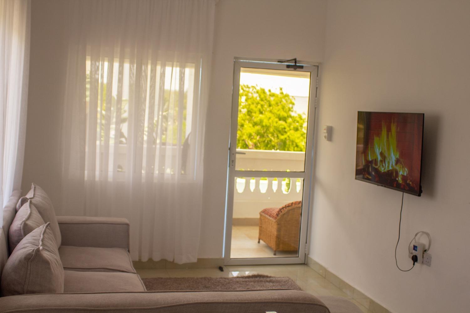 One-Bedroom Apartment photo 1