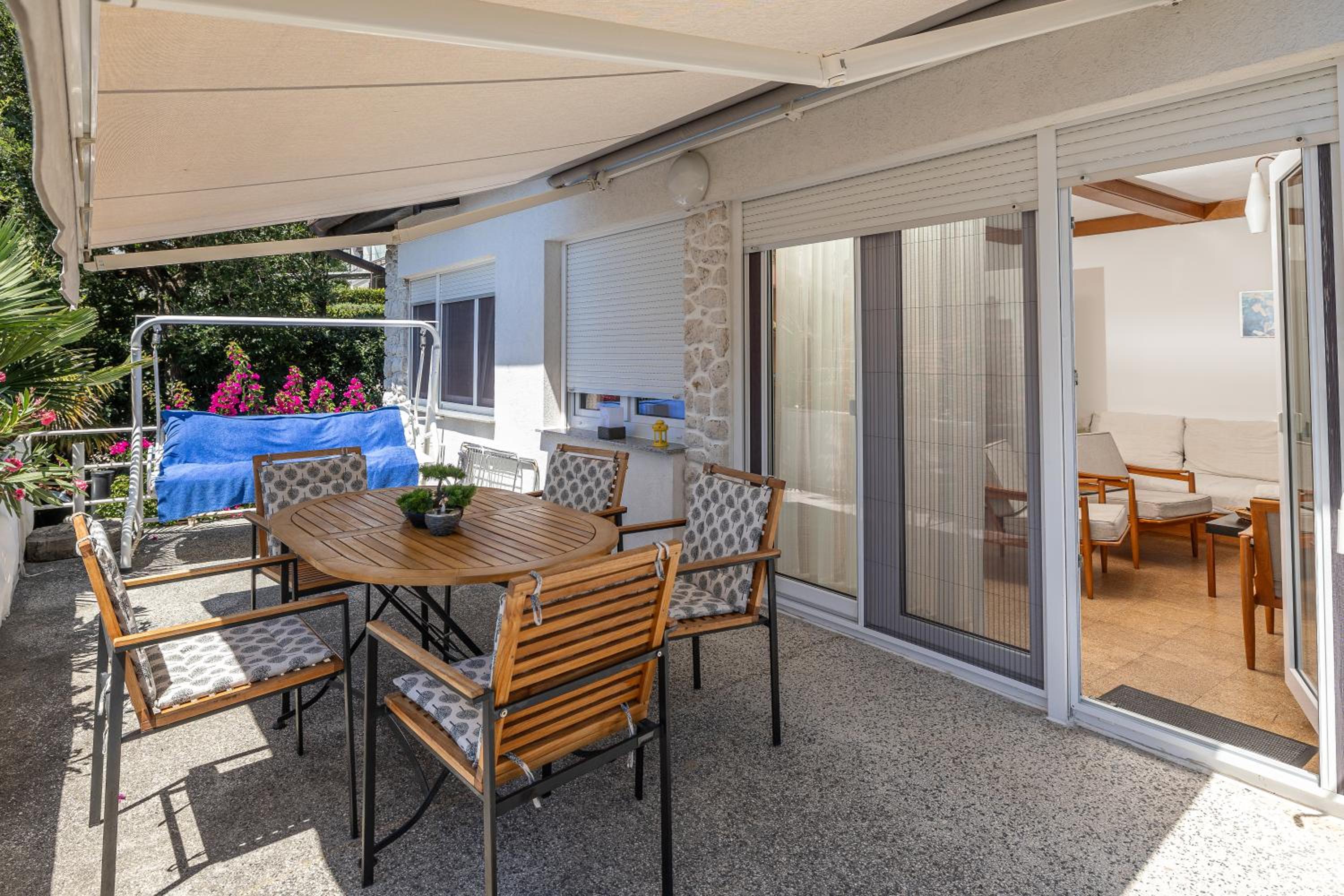 Apartment with Sea View