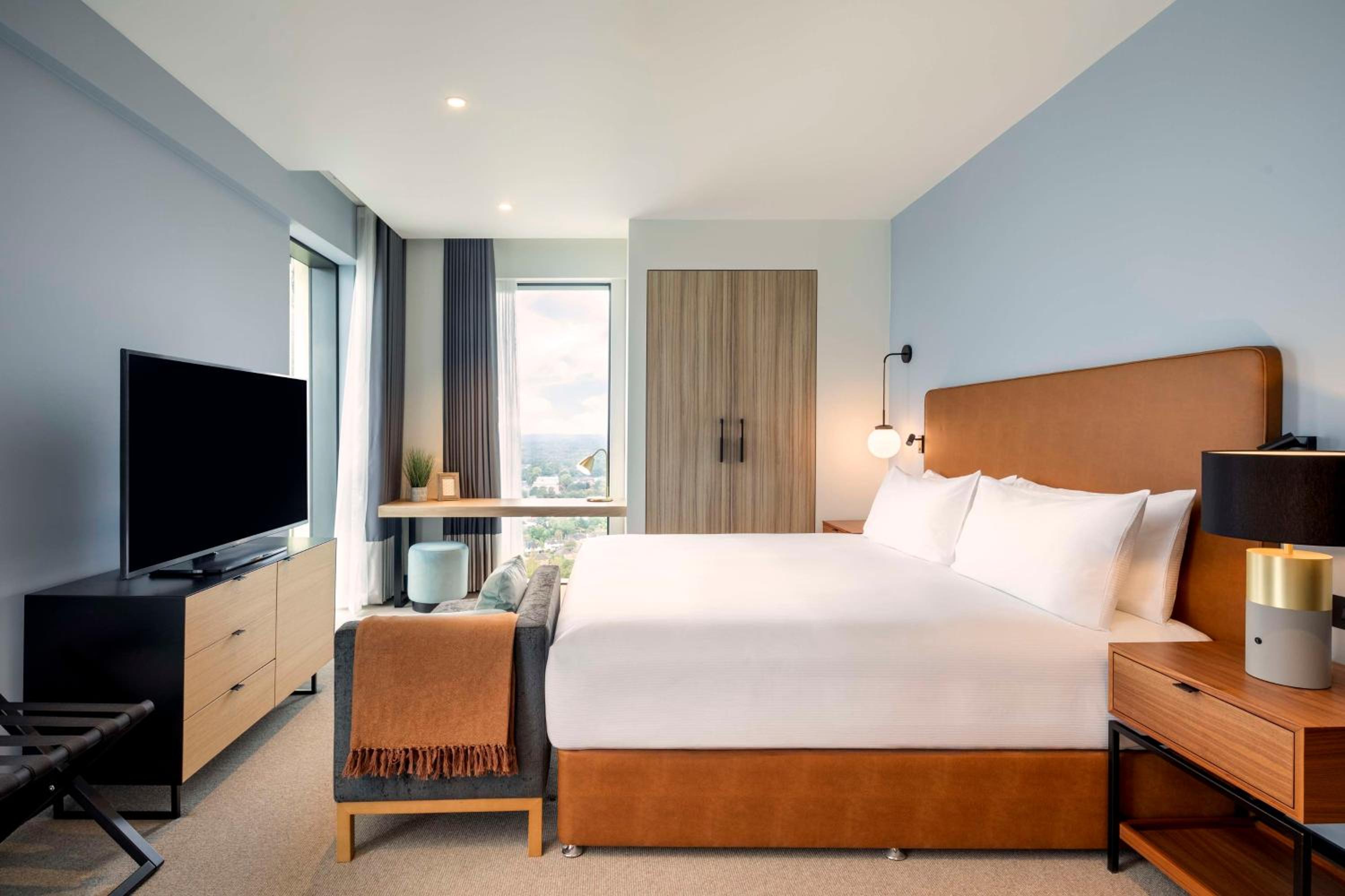 Super King One-Bedroom Suite - Photo 5