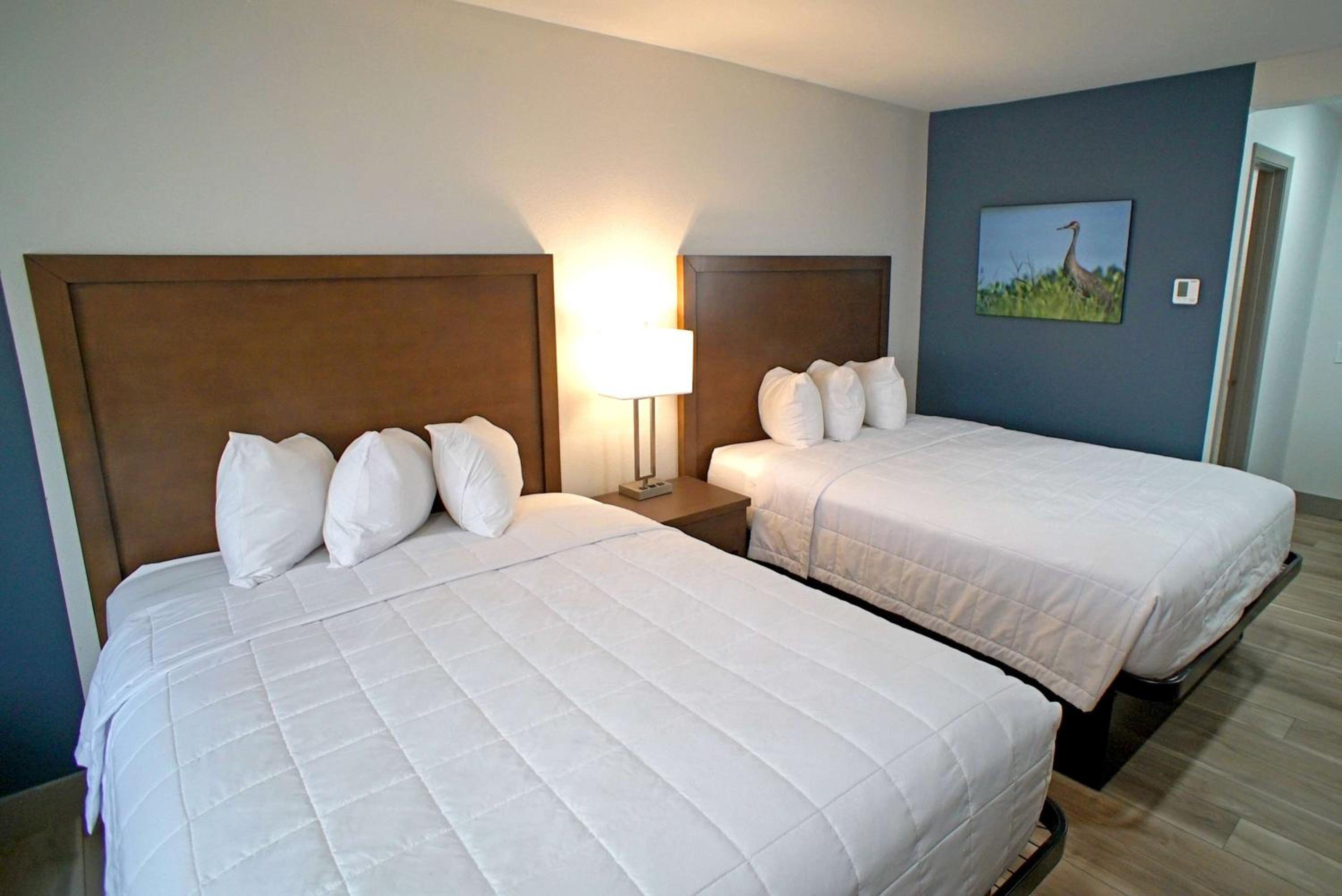 Queen Room with Two Queen Beds - Non-Smoking - Photo 1