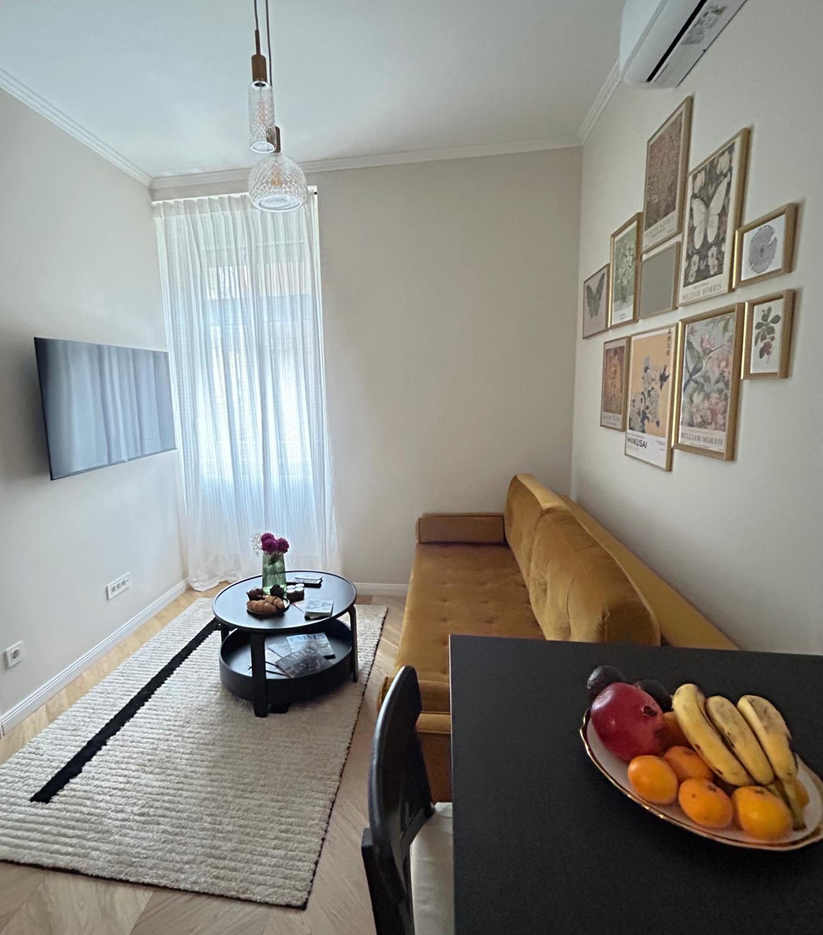 Apartment with Garden View