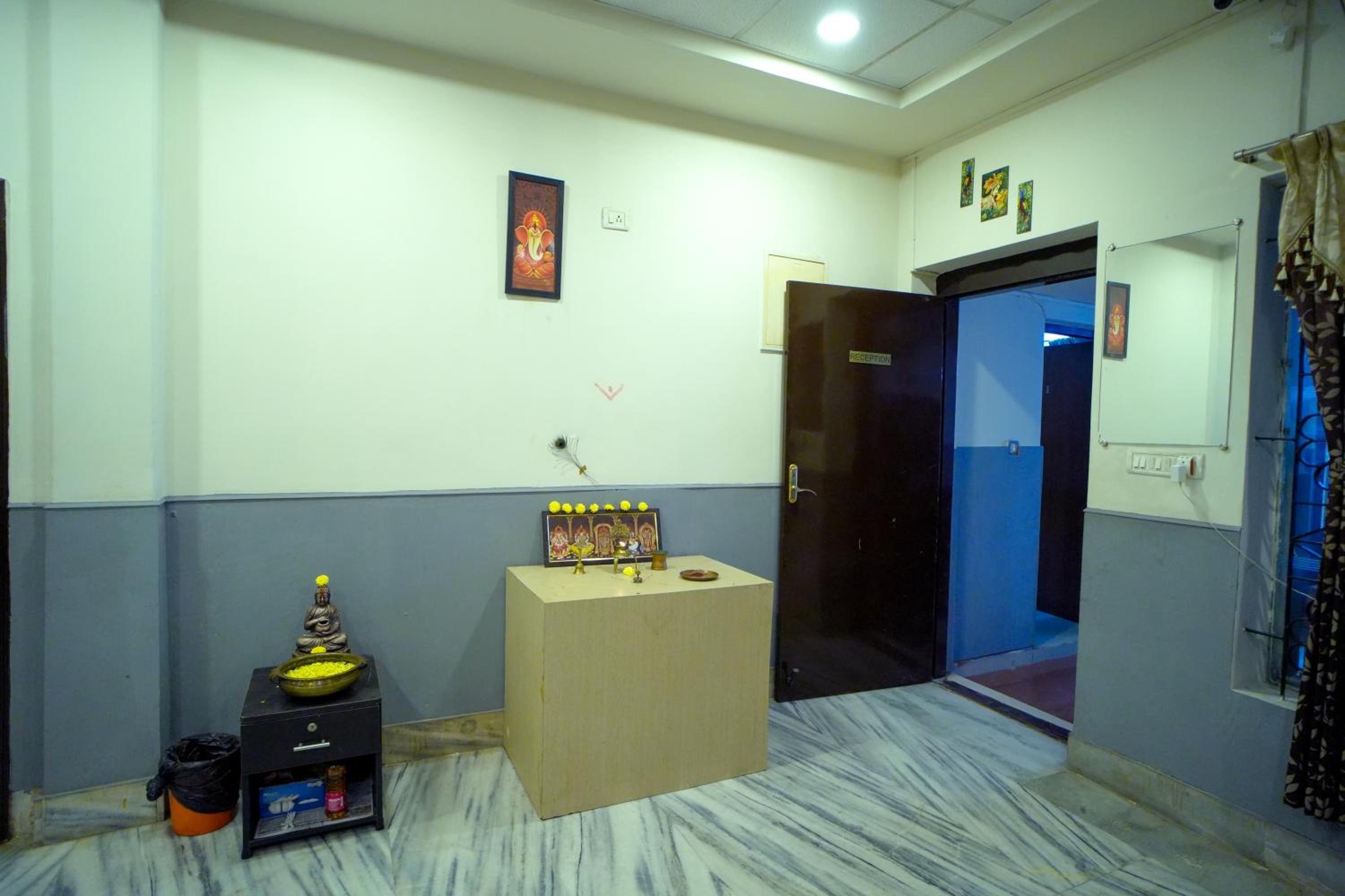 Family Room - Photo 2
