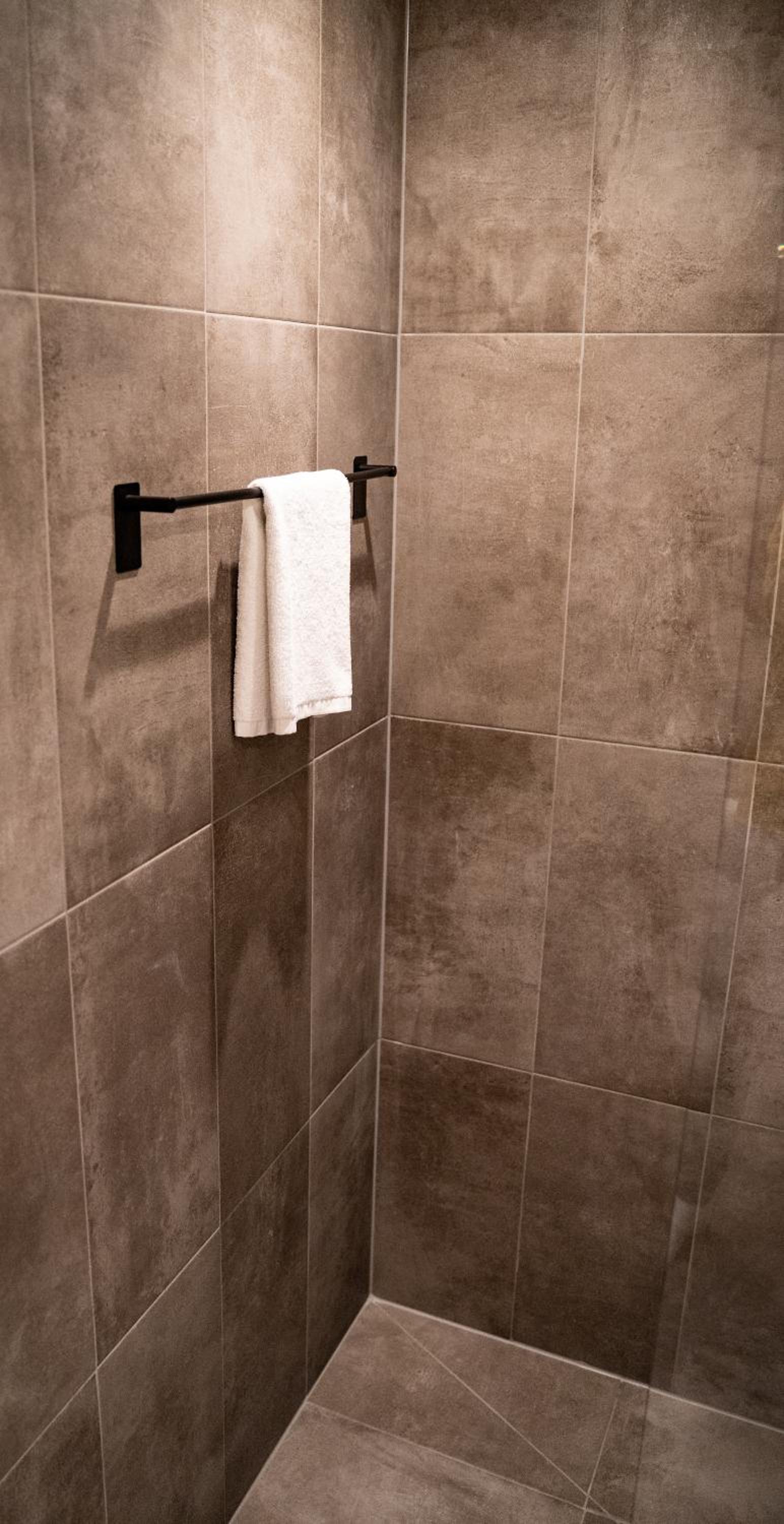 King Room - Disability Access photo 2