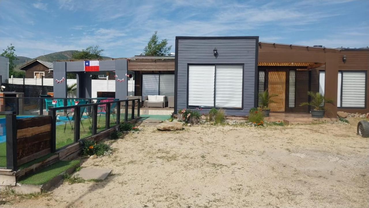 Three-Bedroom House photo 1