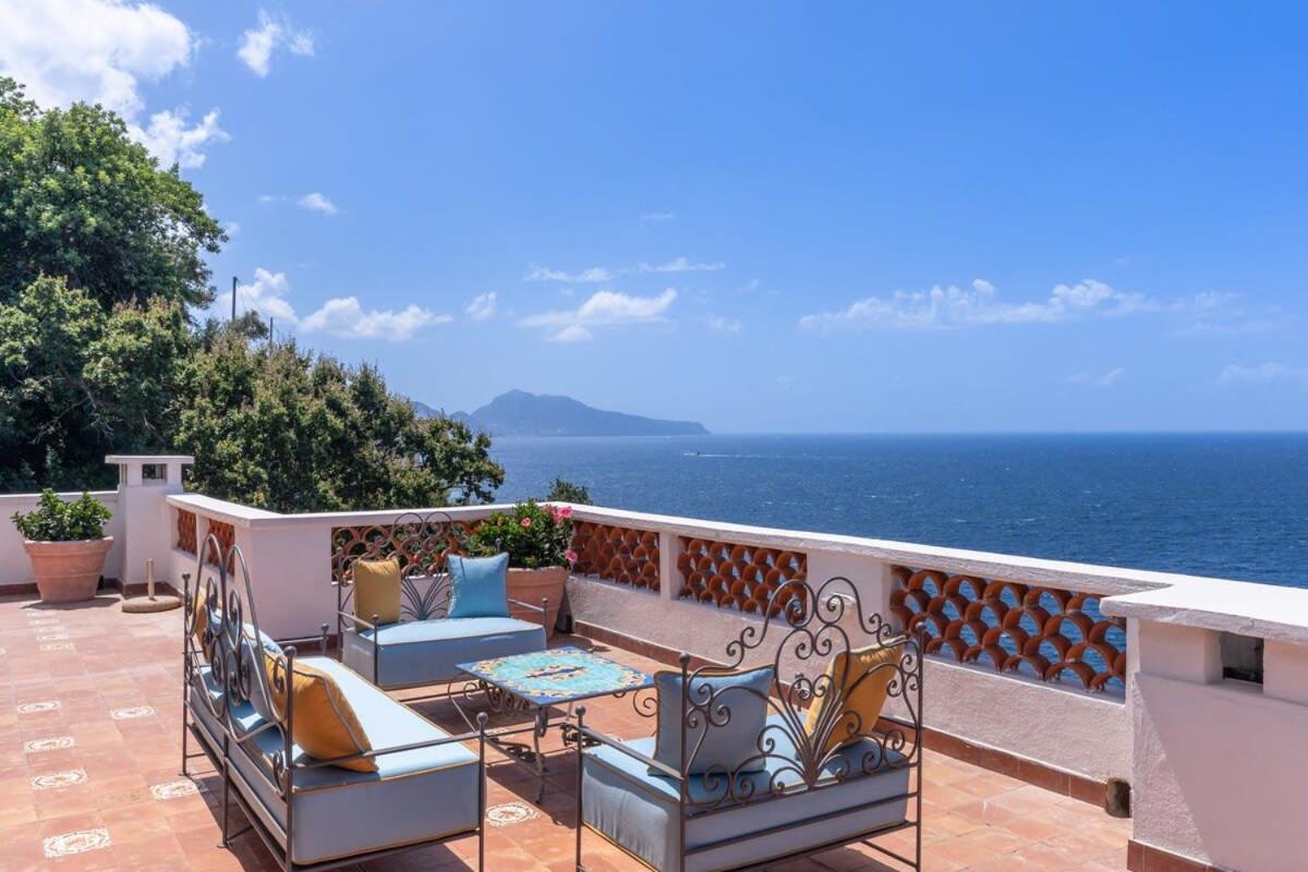Villa photo 3