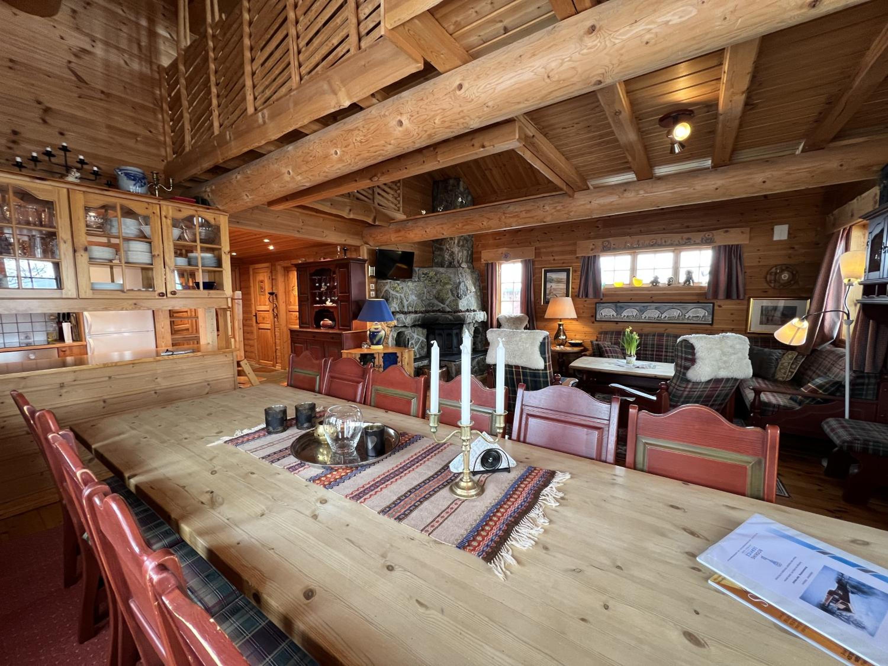 Five-Bedroom Cabin photo 3