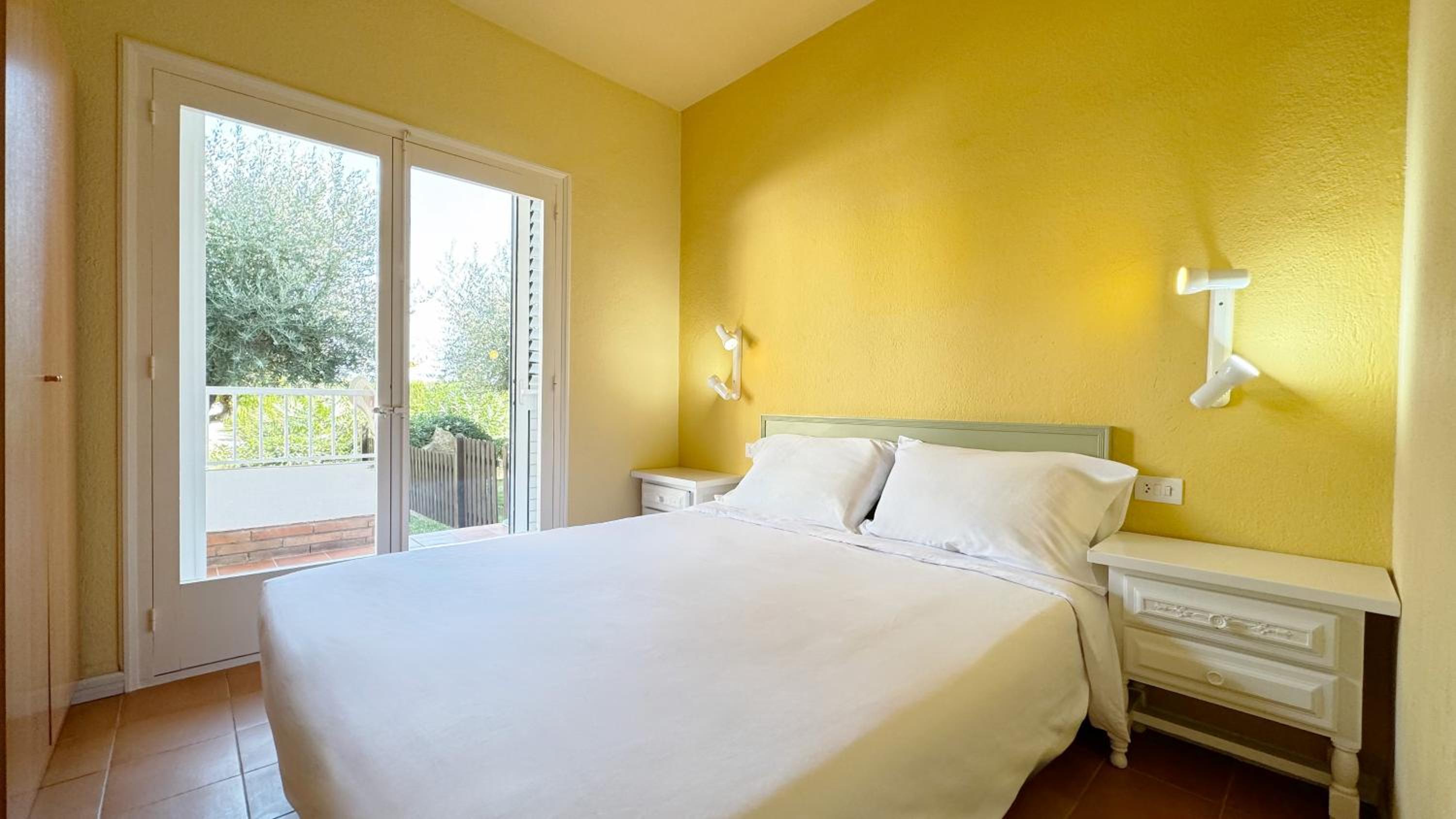 Apartamento de una habitación con jardín