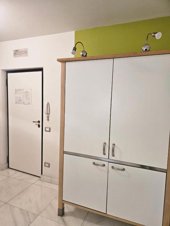 Studio Apartment with Balcony photo 1