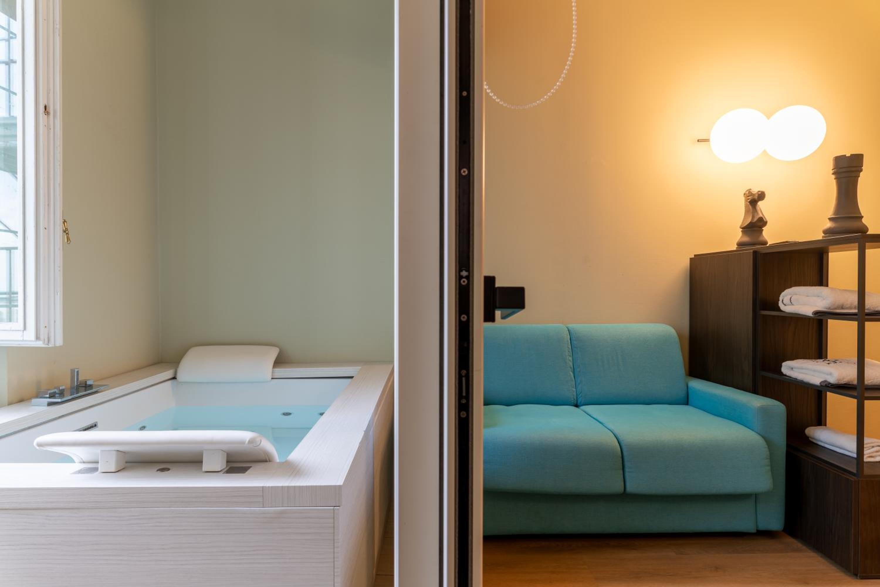 Suite with Spa Bath - Photo 17
