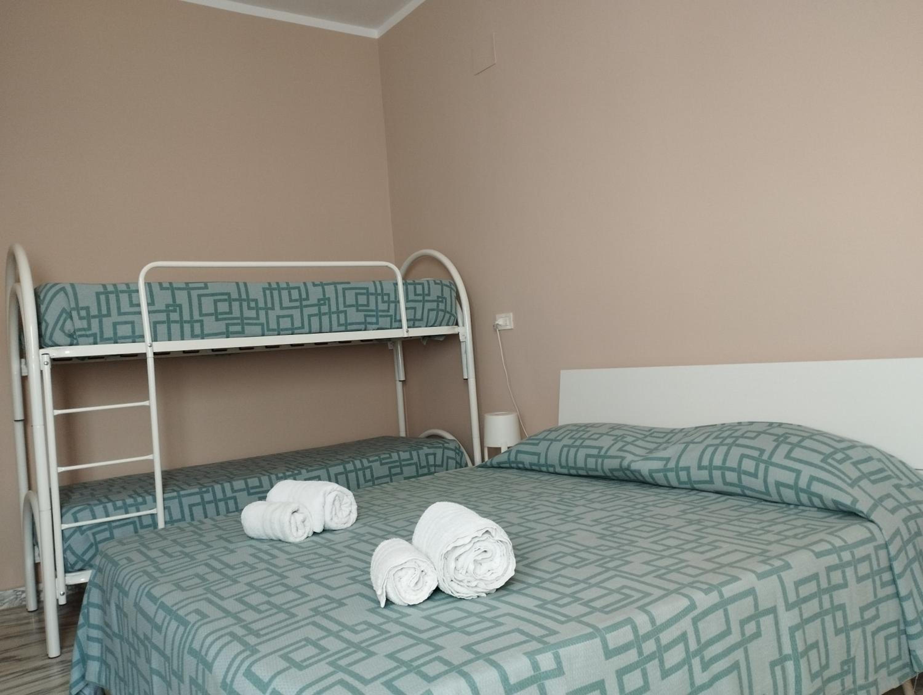 Family Room with Private Bathroom - Photo 1