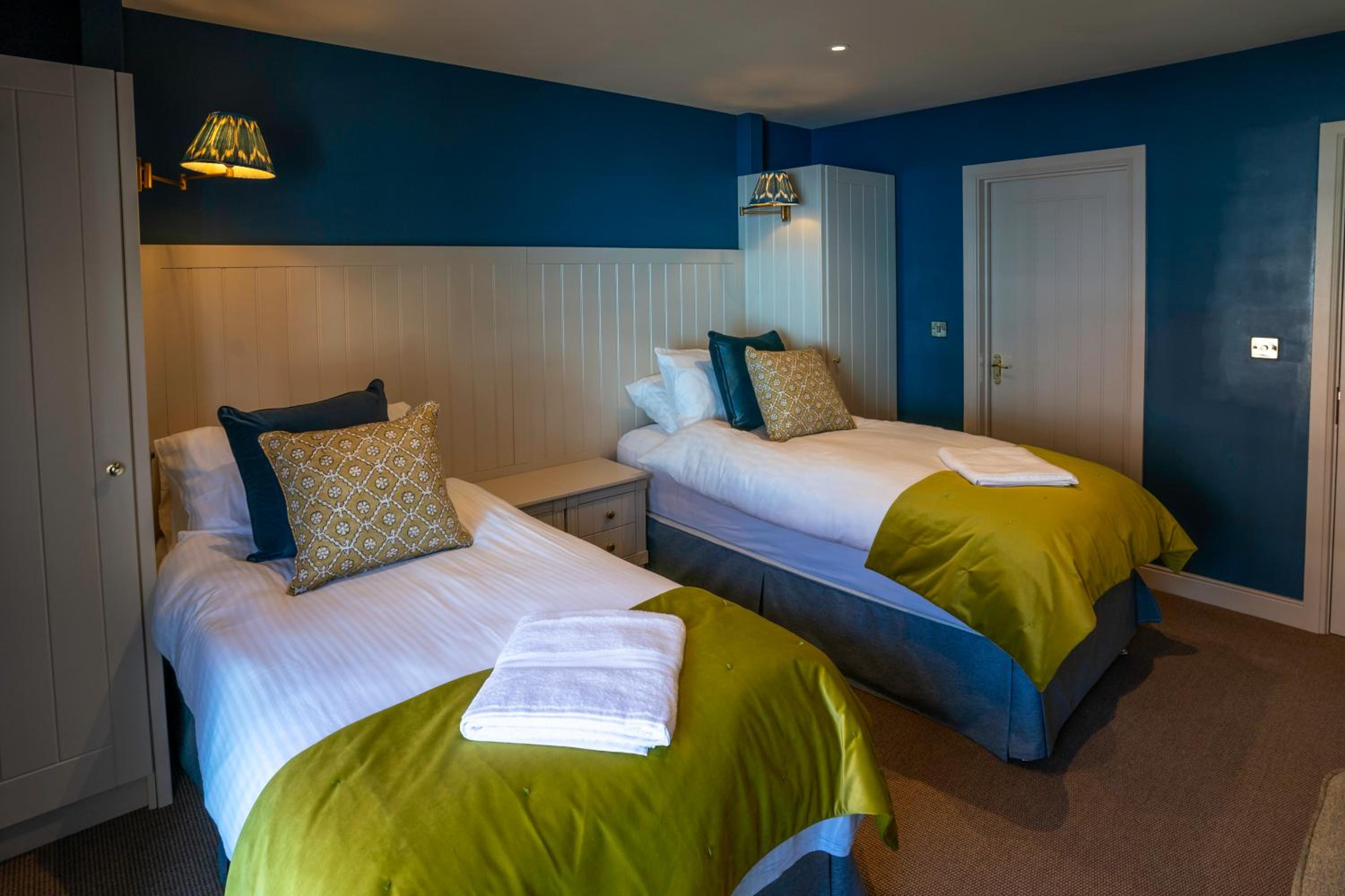 Double or Twin Room with Private Bathroom photo 2